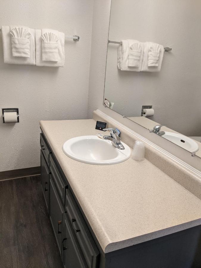 Queen Room,1397022245:JPEG