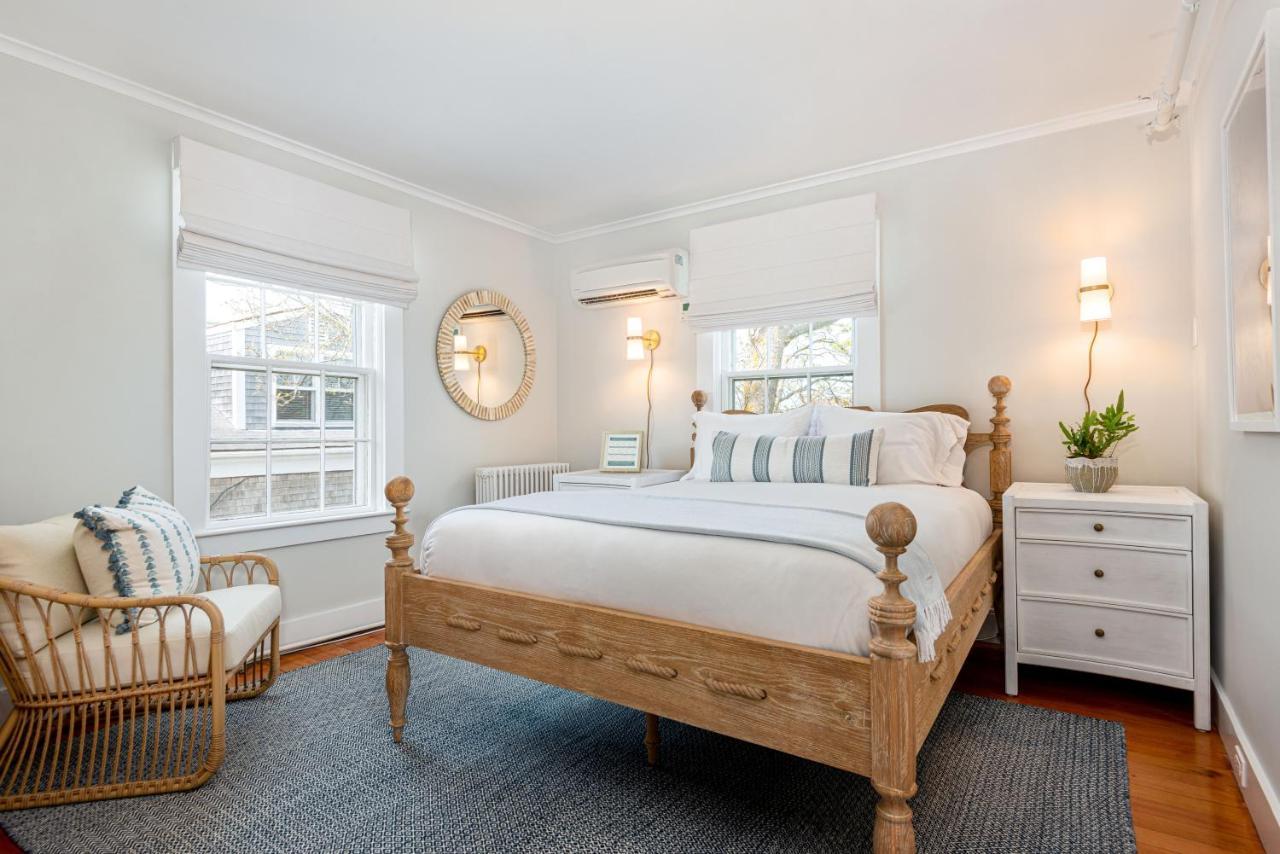 Deluxe Queen Room,1399397456:JPEG