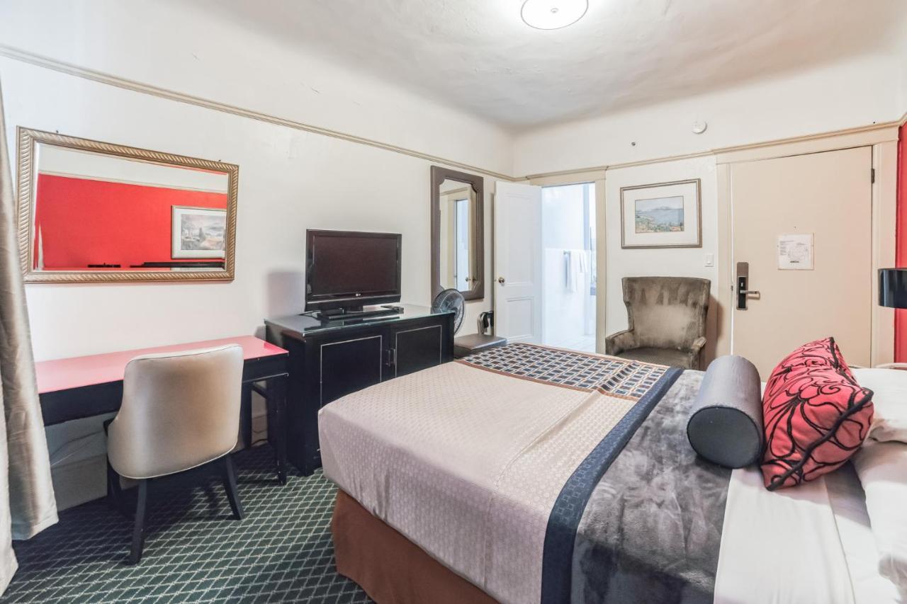 Queen Room
