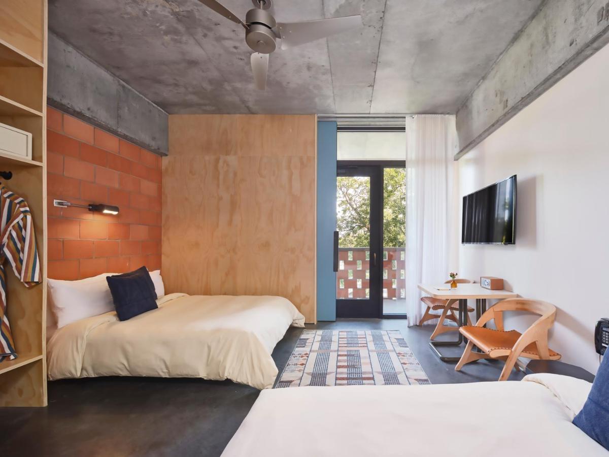 Double Room,1420905879:JPEG