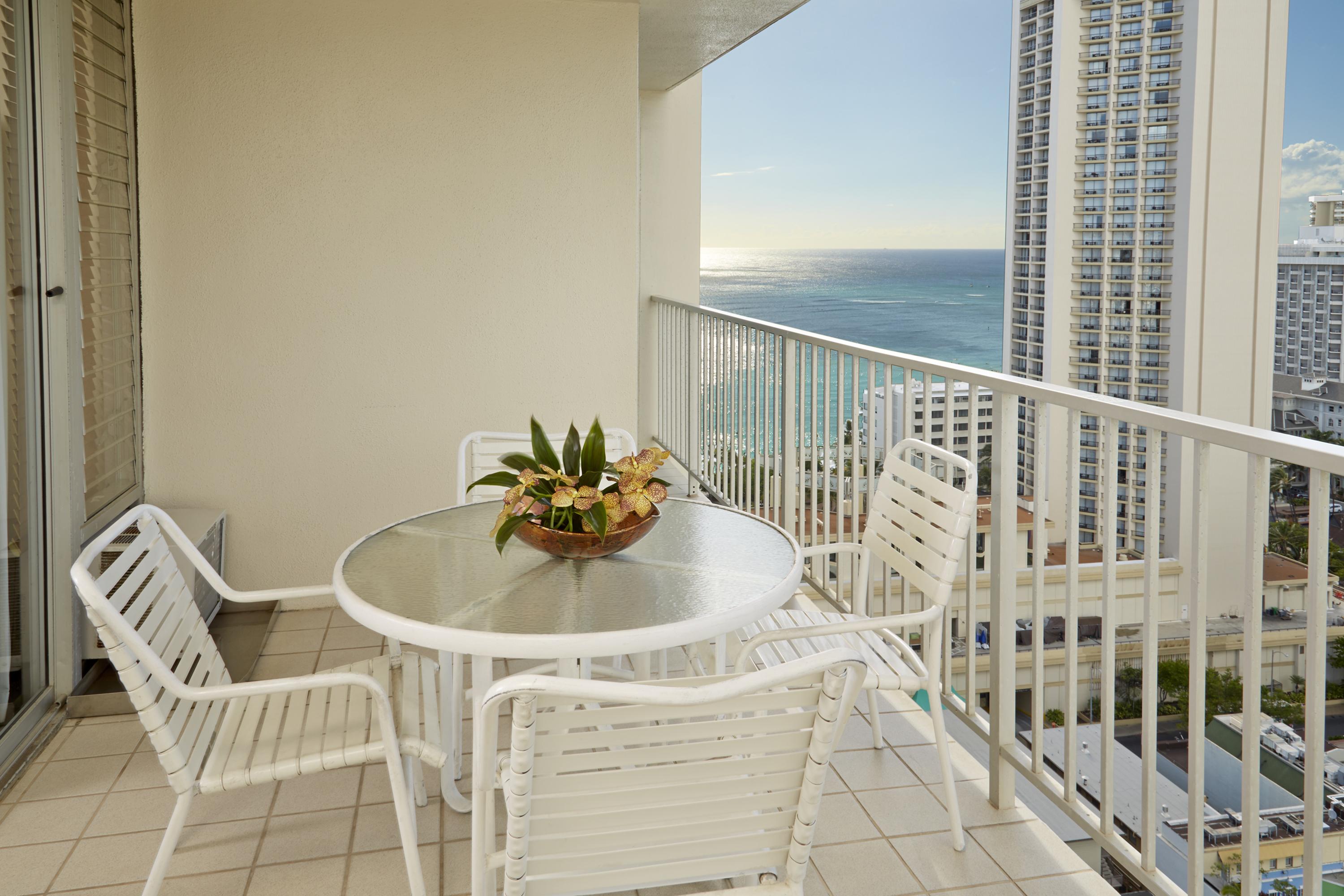 Partial Ocean View One Bedroom Suite with Two Twin Beds