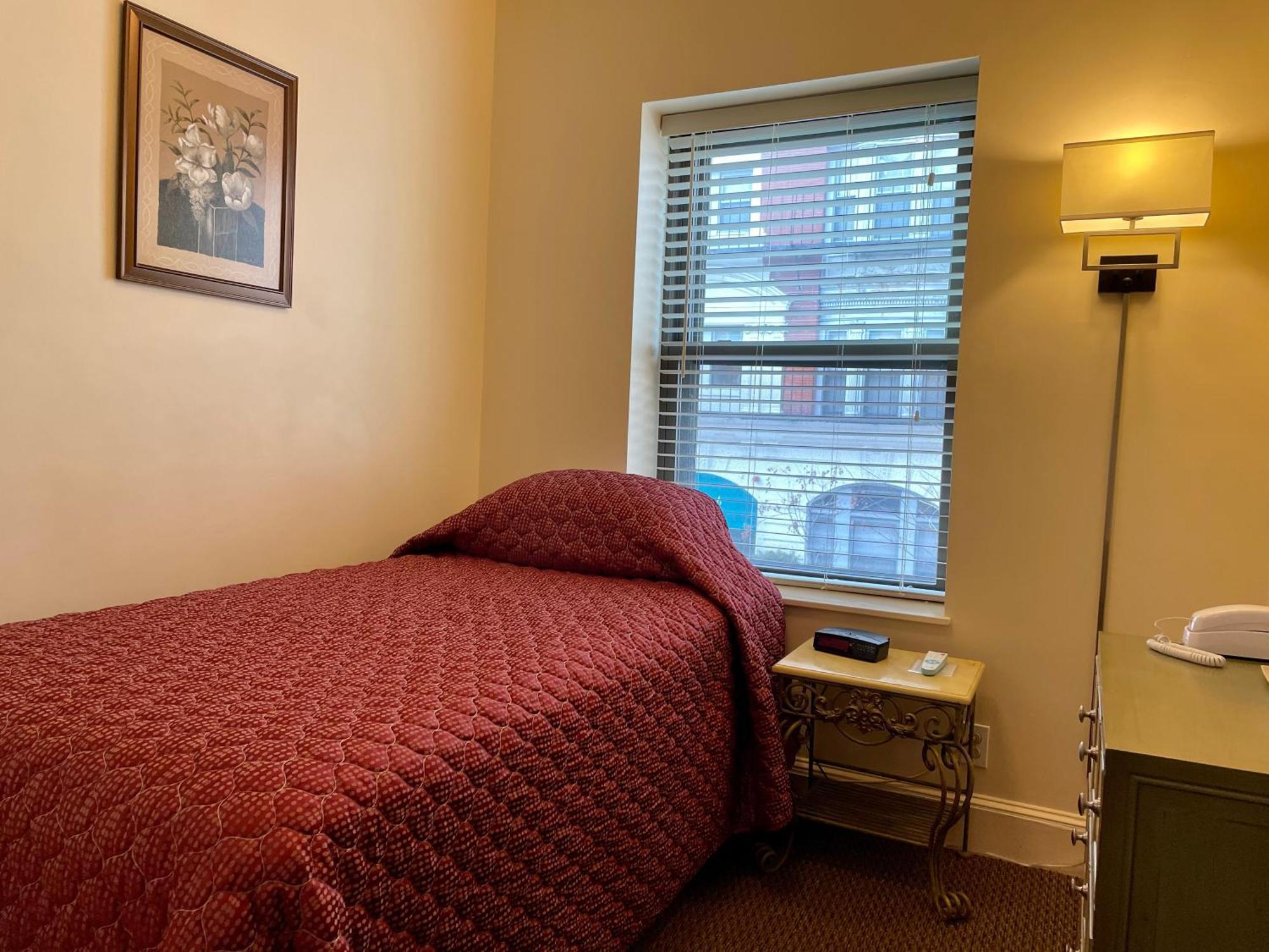 Single Room with Shared Bathroom