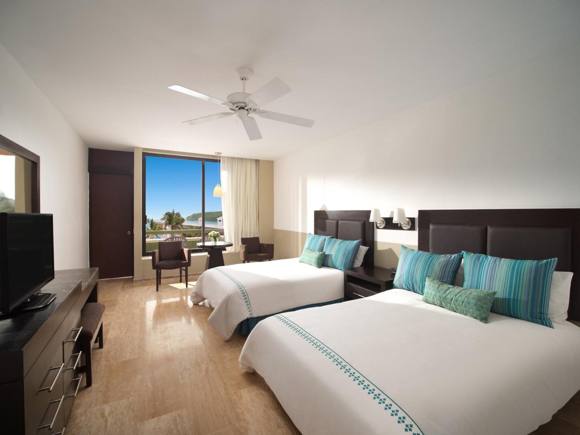 Room with Ocean View,1123435833:JPEG