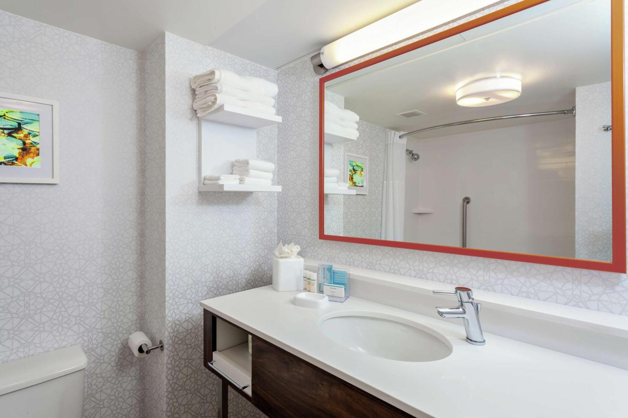 One-Bedroom King Suite Exterior Entrance or Non-Smoking,1498949356:JPEG
