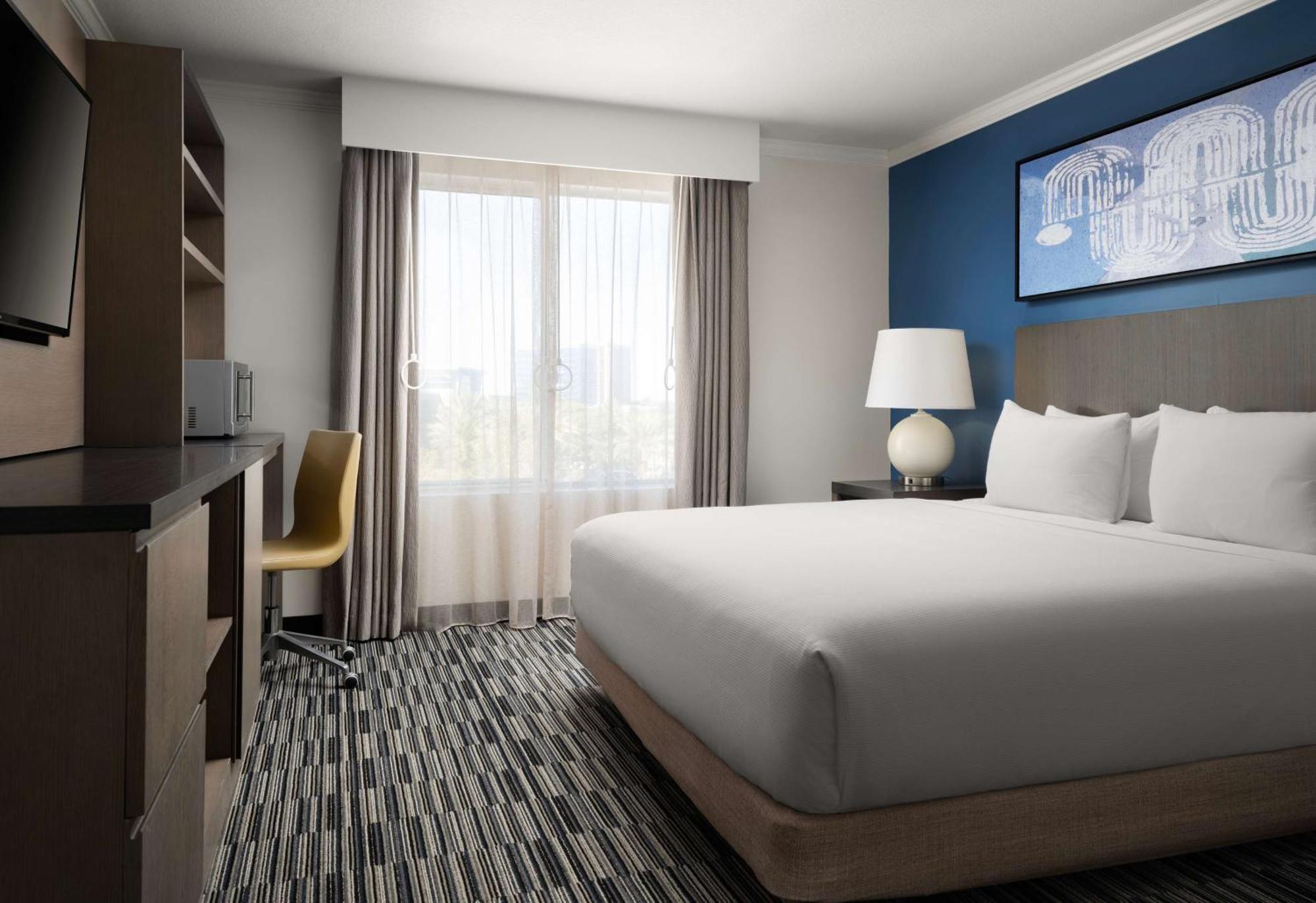 King Room with Roll-In Shower - Disability Access