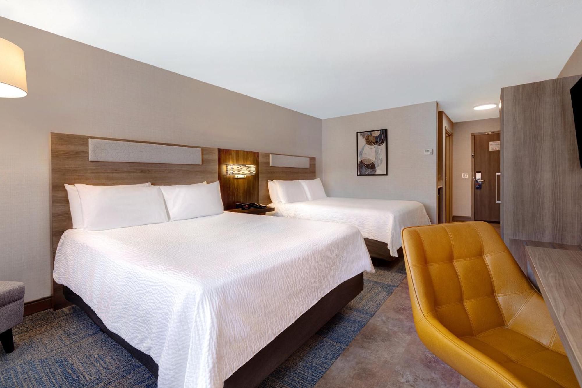 Standard Queen Room with Two Queen Beds