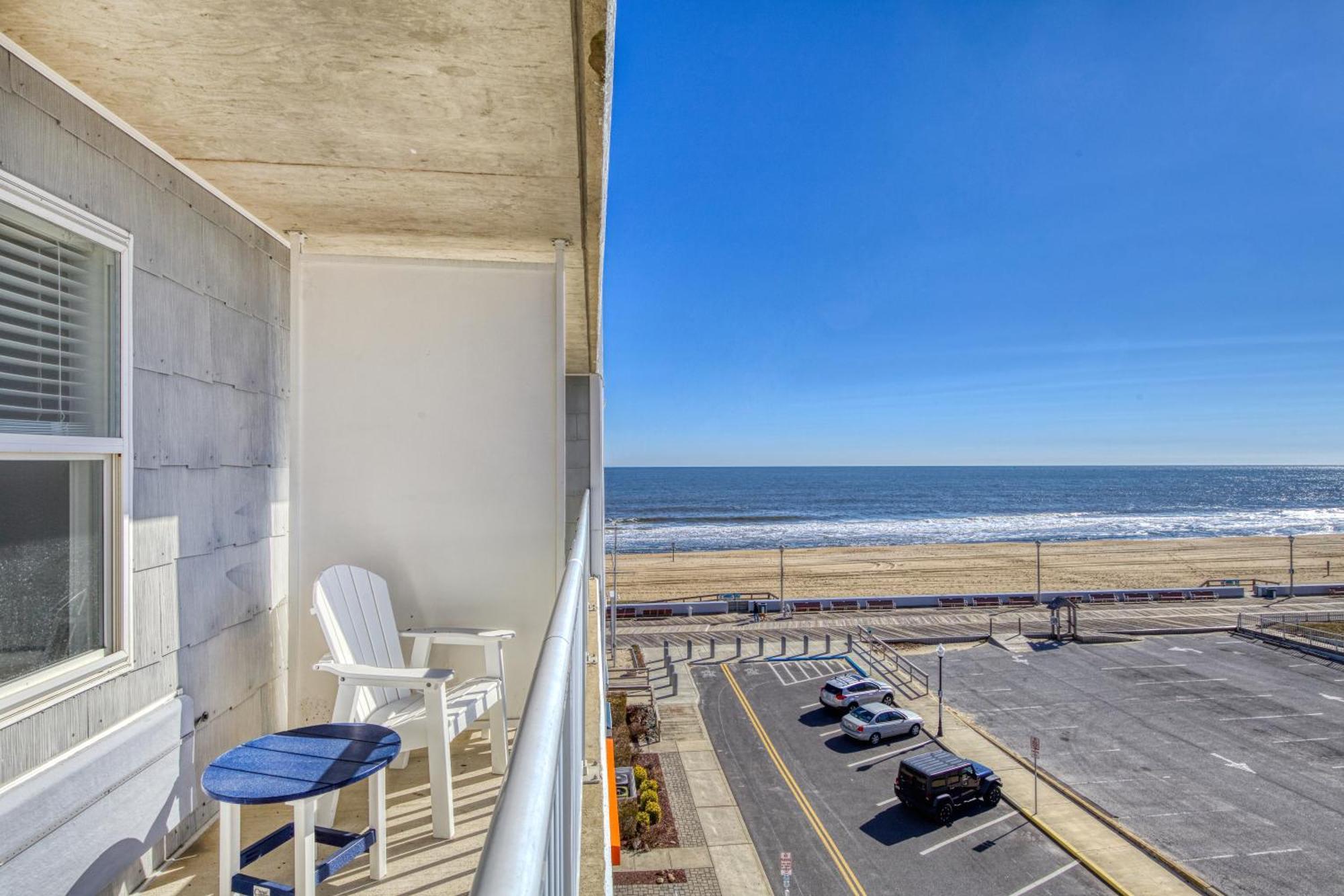 Efficiency King Oceanview with Balcony,1520694010:JPEG