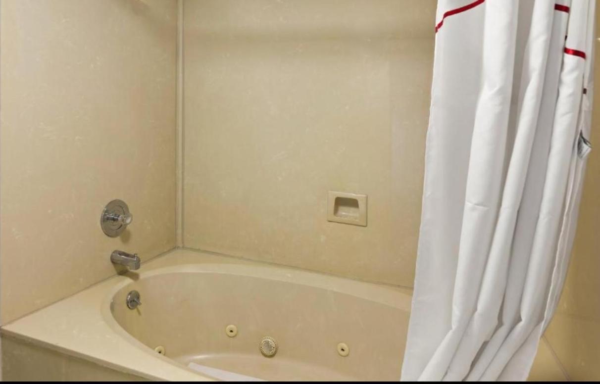 Superior King Room with Jetted Tub Non-Smoking,1536036826:JPEG