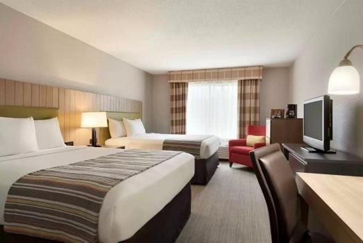 Quadruple Room with Two Queen Beds - Non Smoking