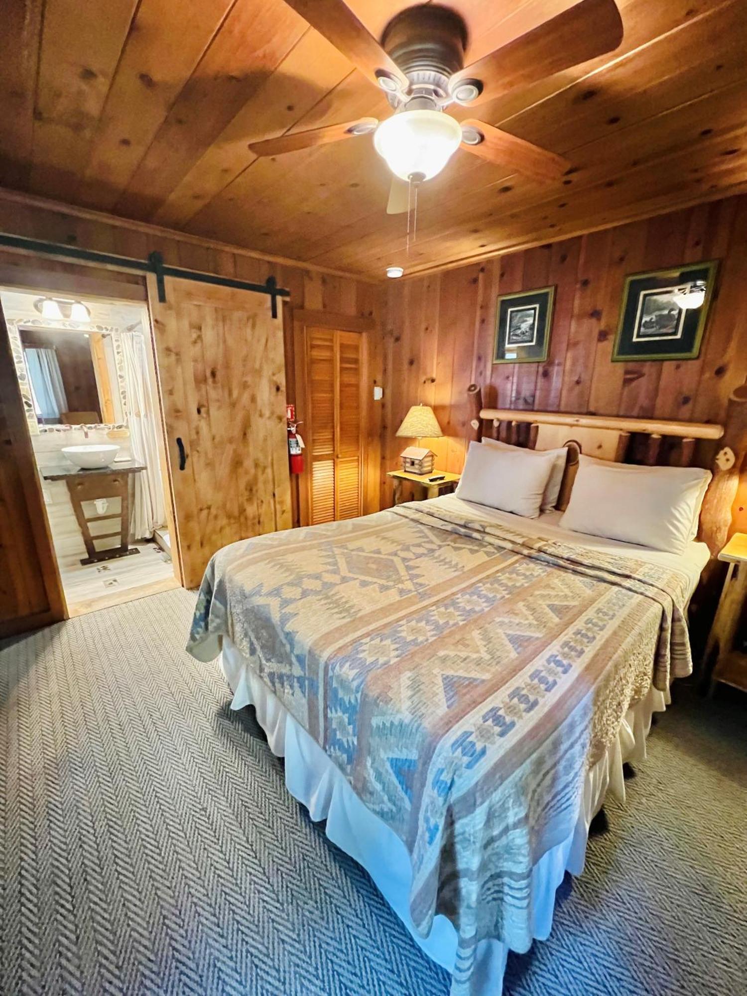 Queen Studio - Cozy Corner,1525550461:JPEG