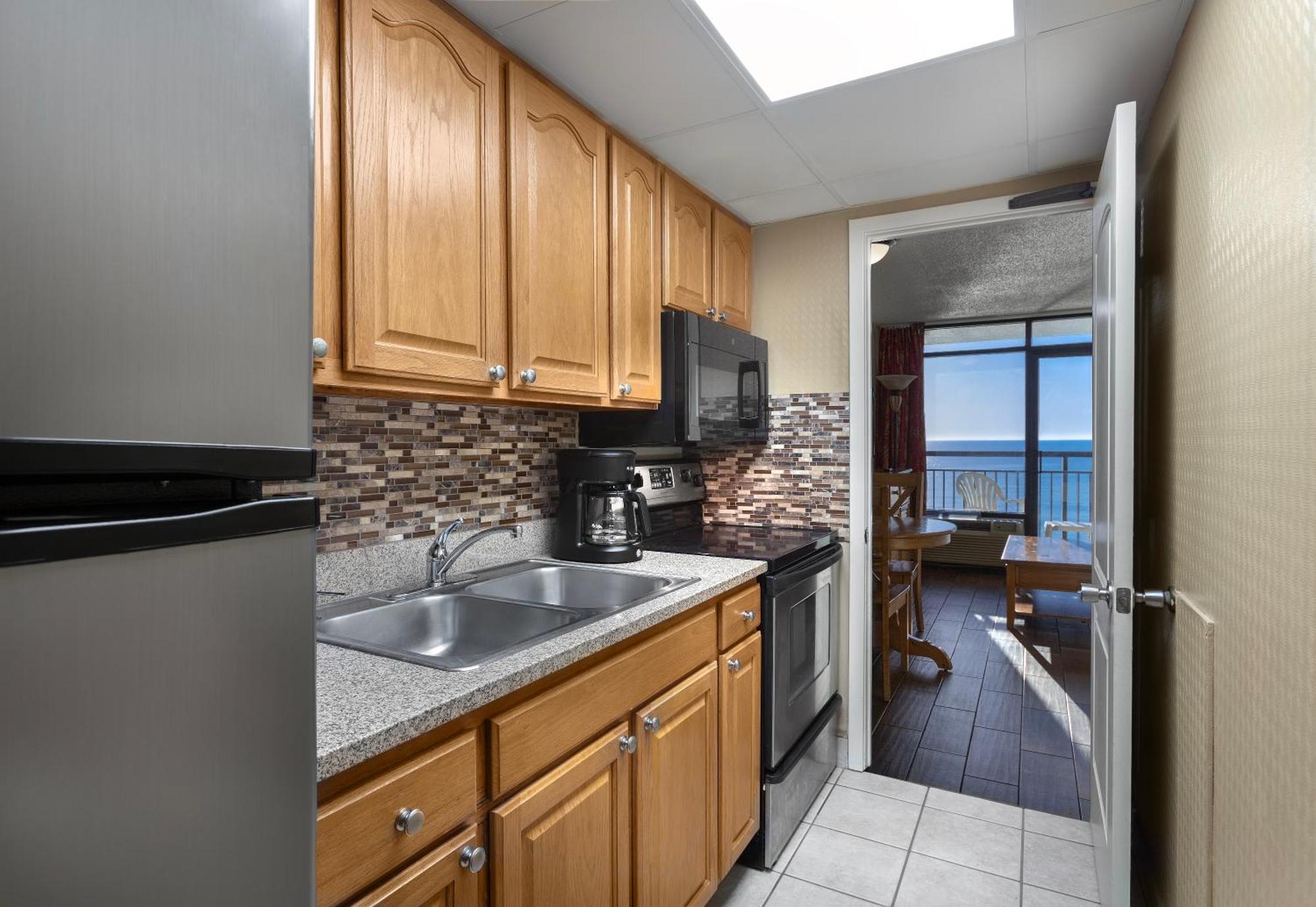 Queen Suite with Sea View