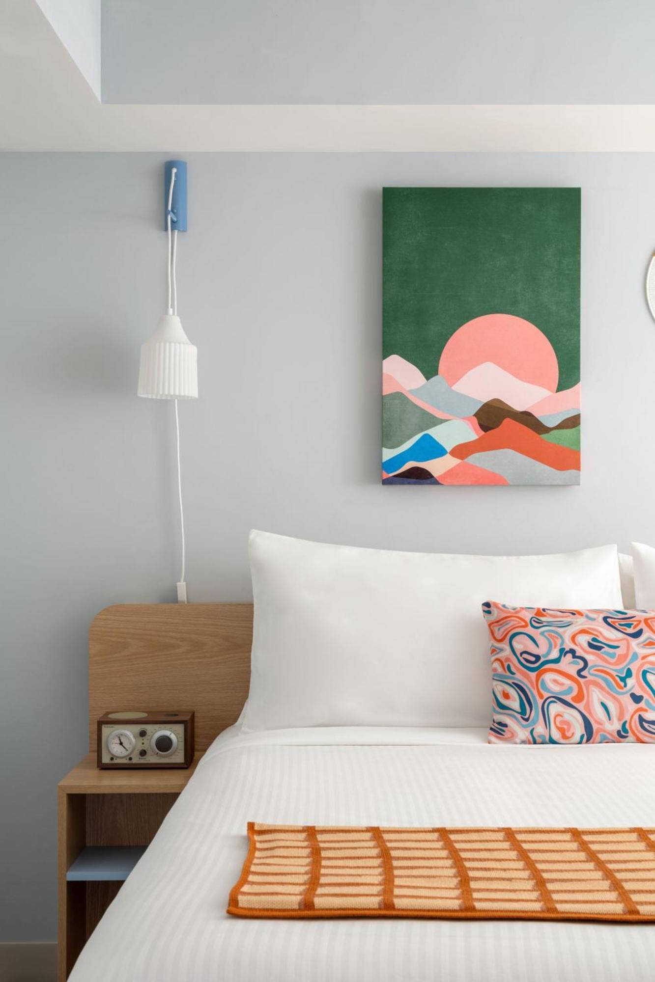 Standard King,1532519059:JPEG