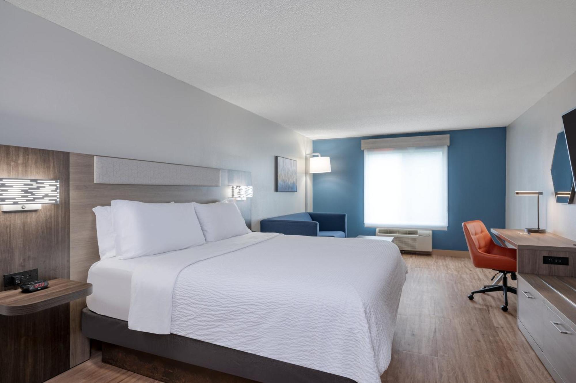 King Suite - Non-Smoking,1541008498:JPEG