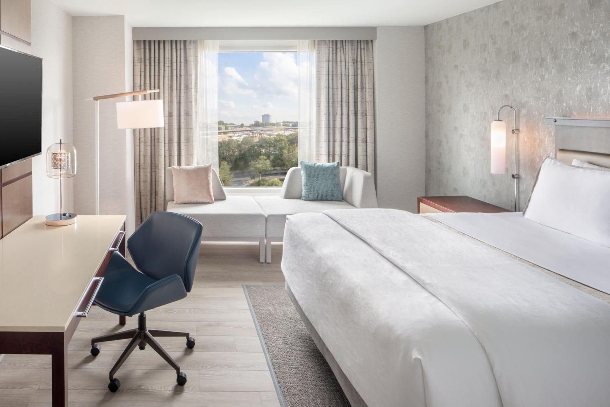 Deluxe King Room,1592884397:JPEG