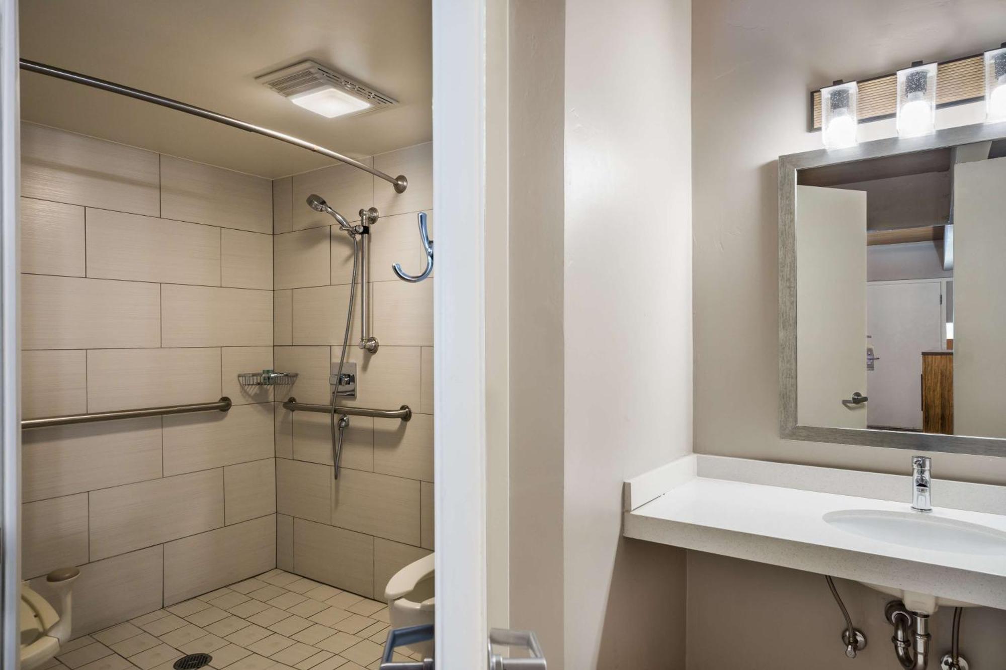 King Room with Roll-In Shower - Disability Access