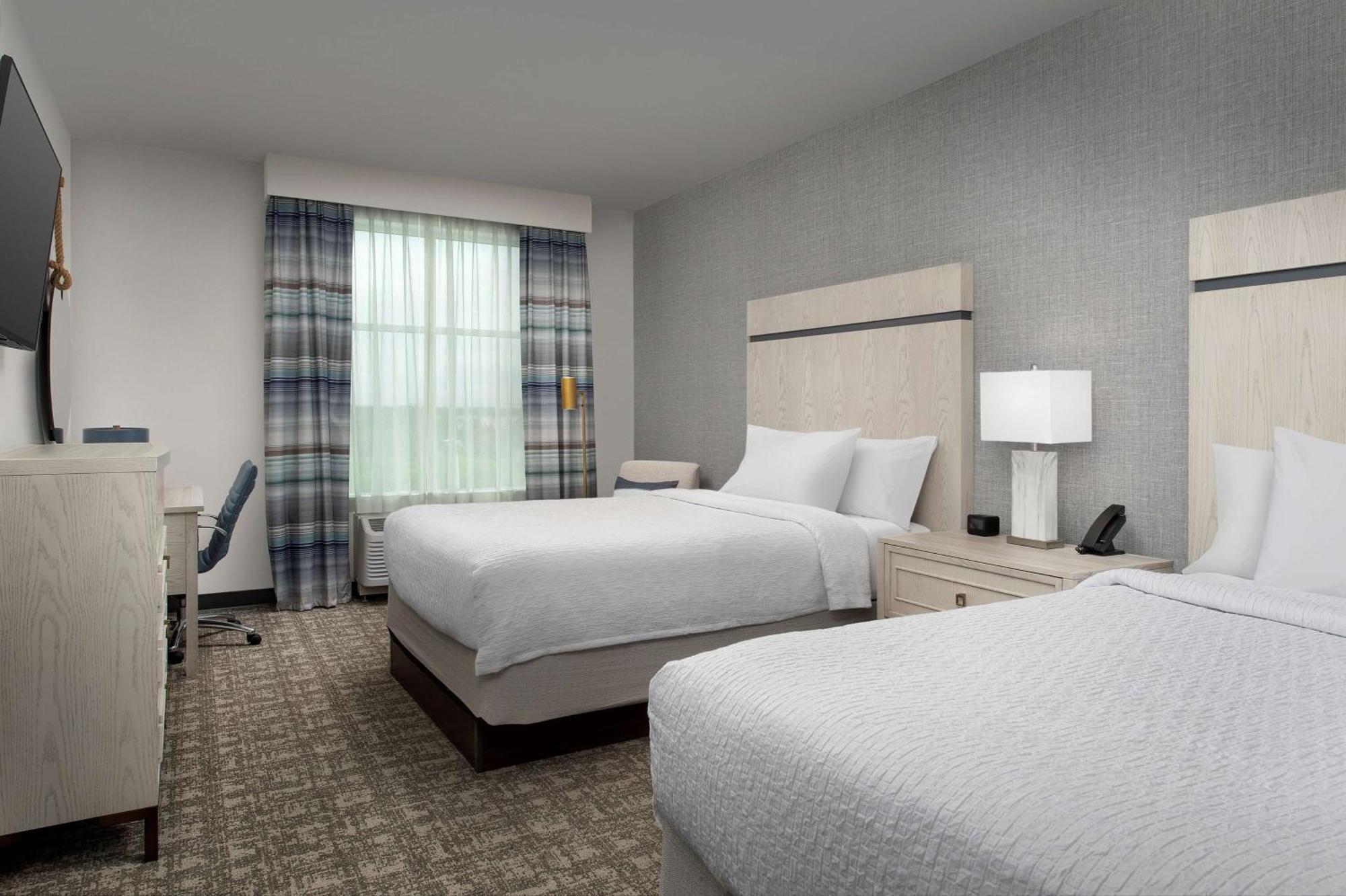 One-Bedroom Queen Suite with Two Queen Beds