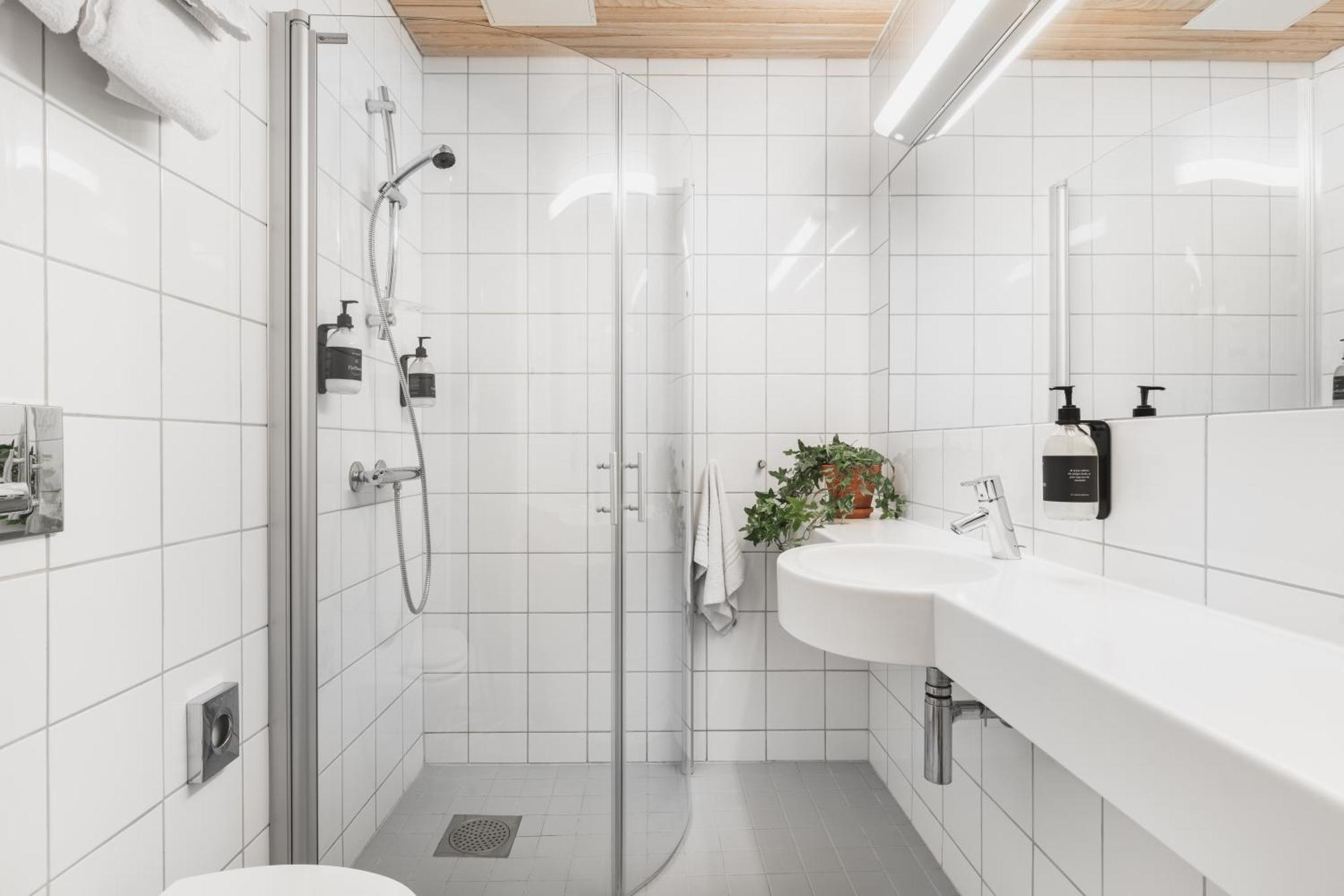 Junior Queen Suite,1547542861:JPEG