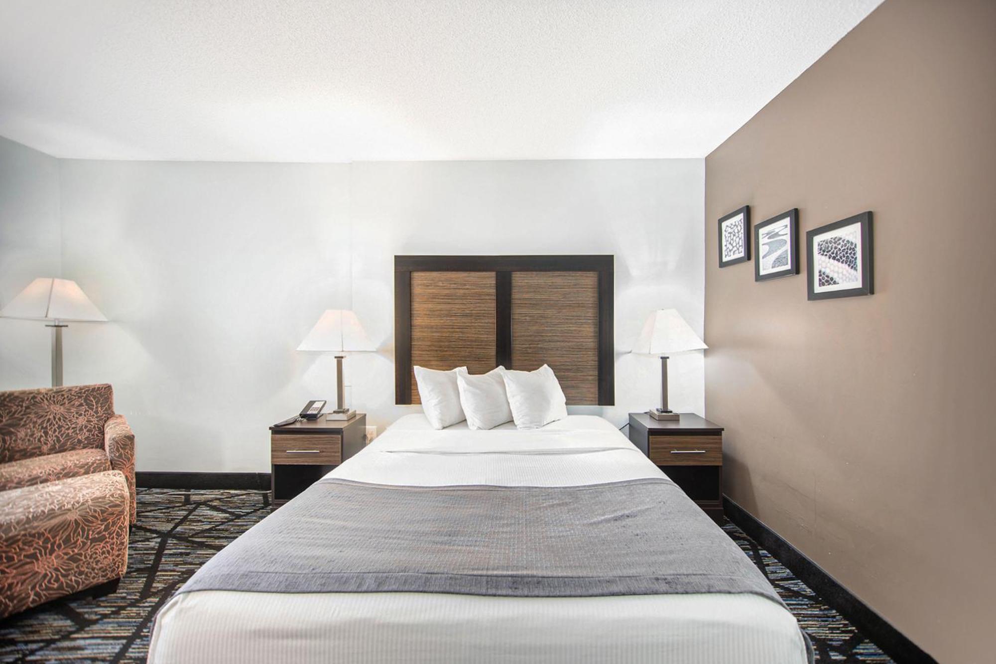 King Room - Second Floor/Non-Smoking