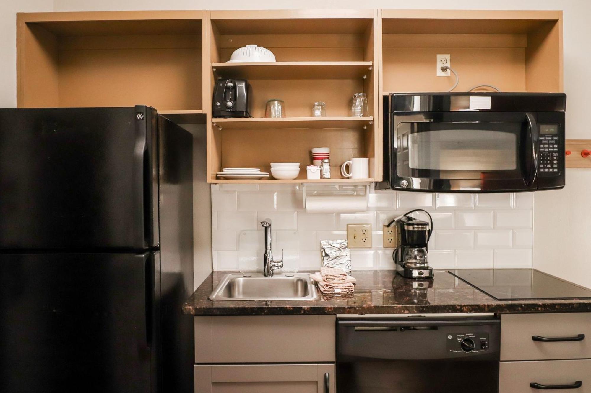 Studio Queen Suite,1550890315:JPEG