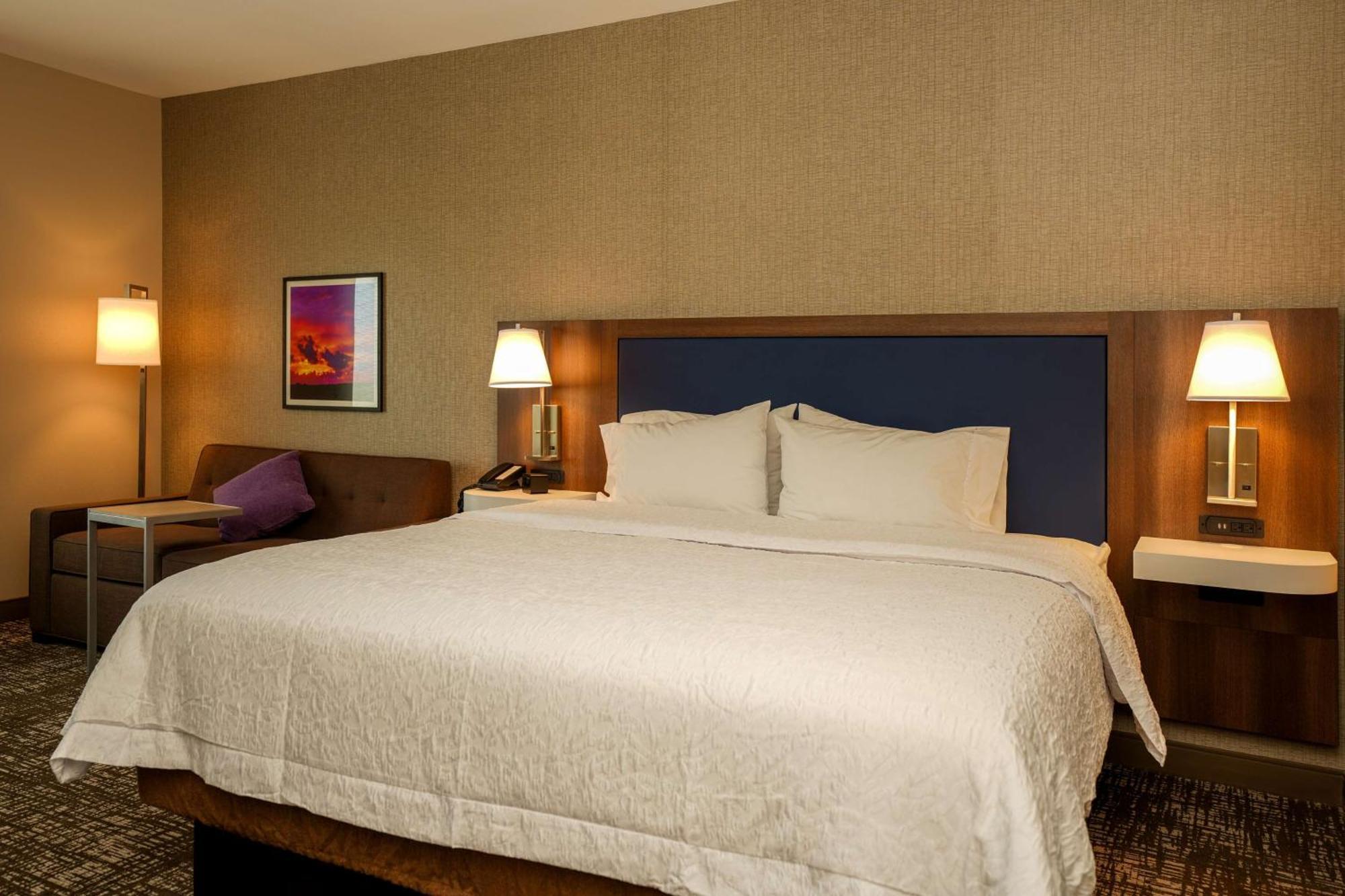 King Room - Hearing Access/Non-Smoking