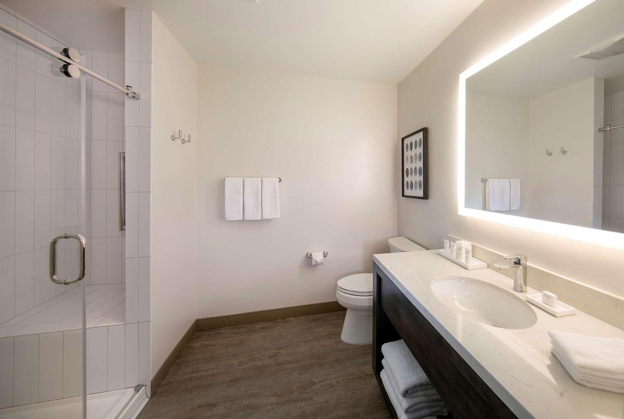 Family Room,1551611170:JPEG