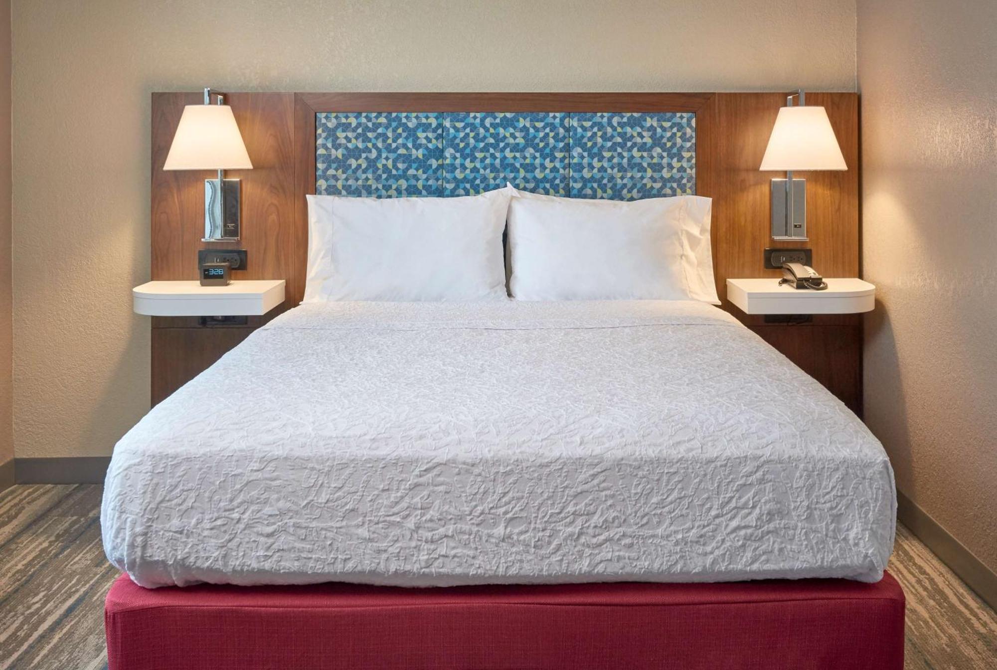 Queen Studio with Sofa Bed - Non-Smoking,1551650242:JPEG