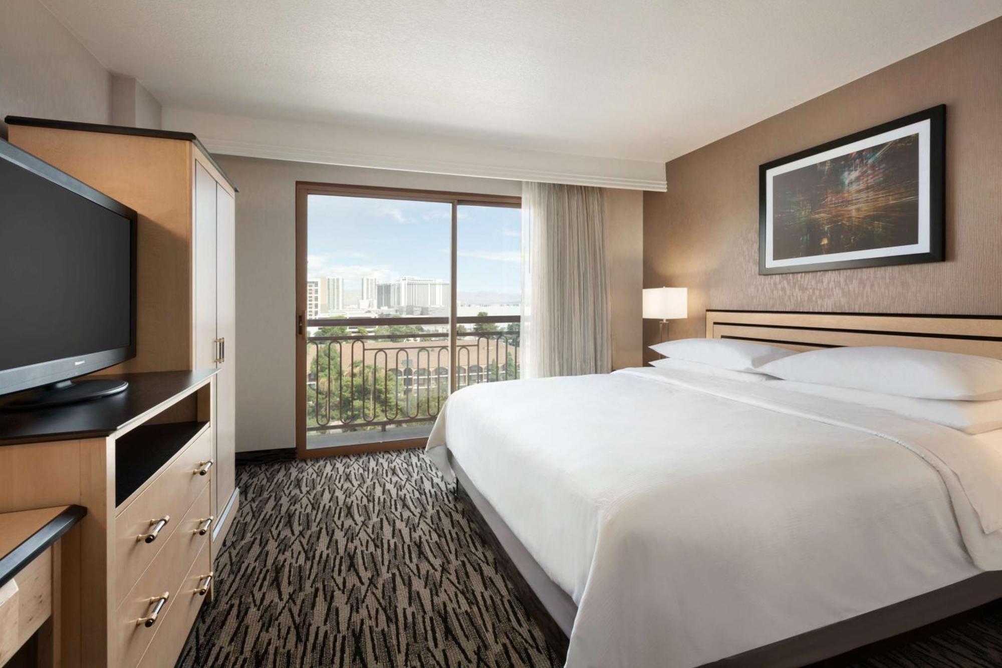 Two-Room Queen Suite with Balcony