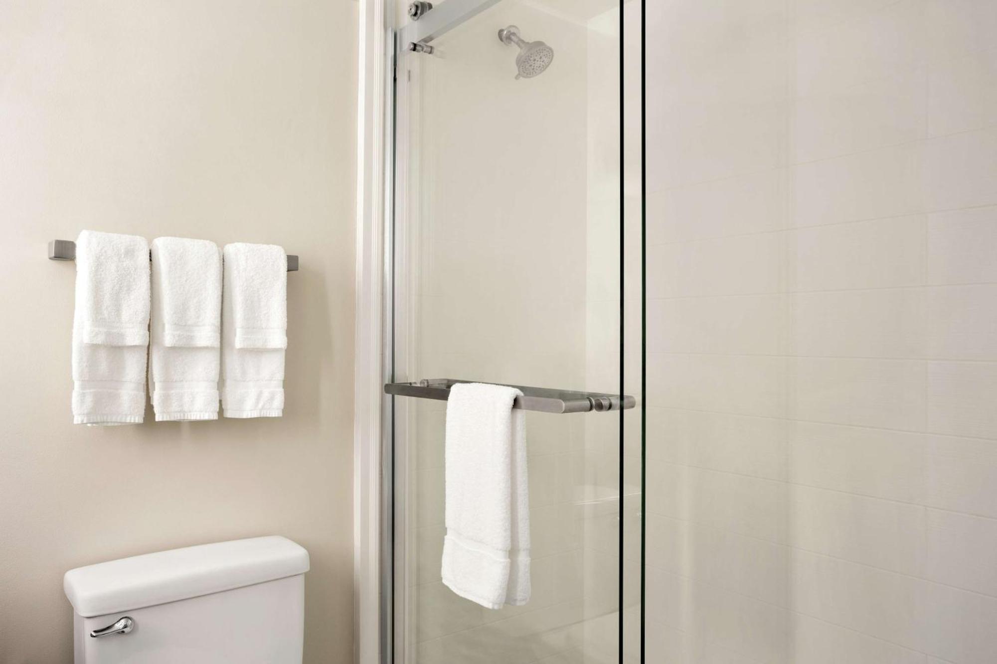 One-Bedroom King Suite,1552330939:JPEG