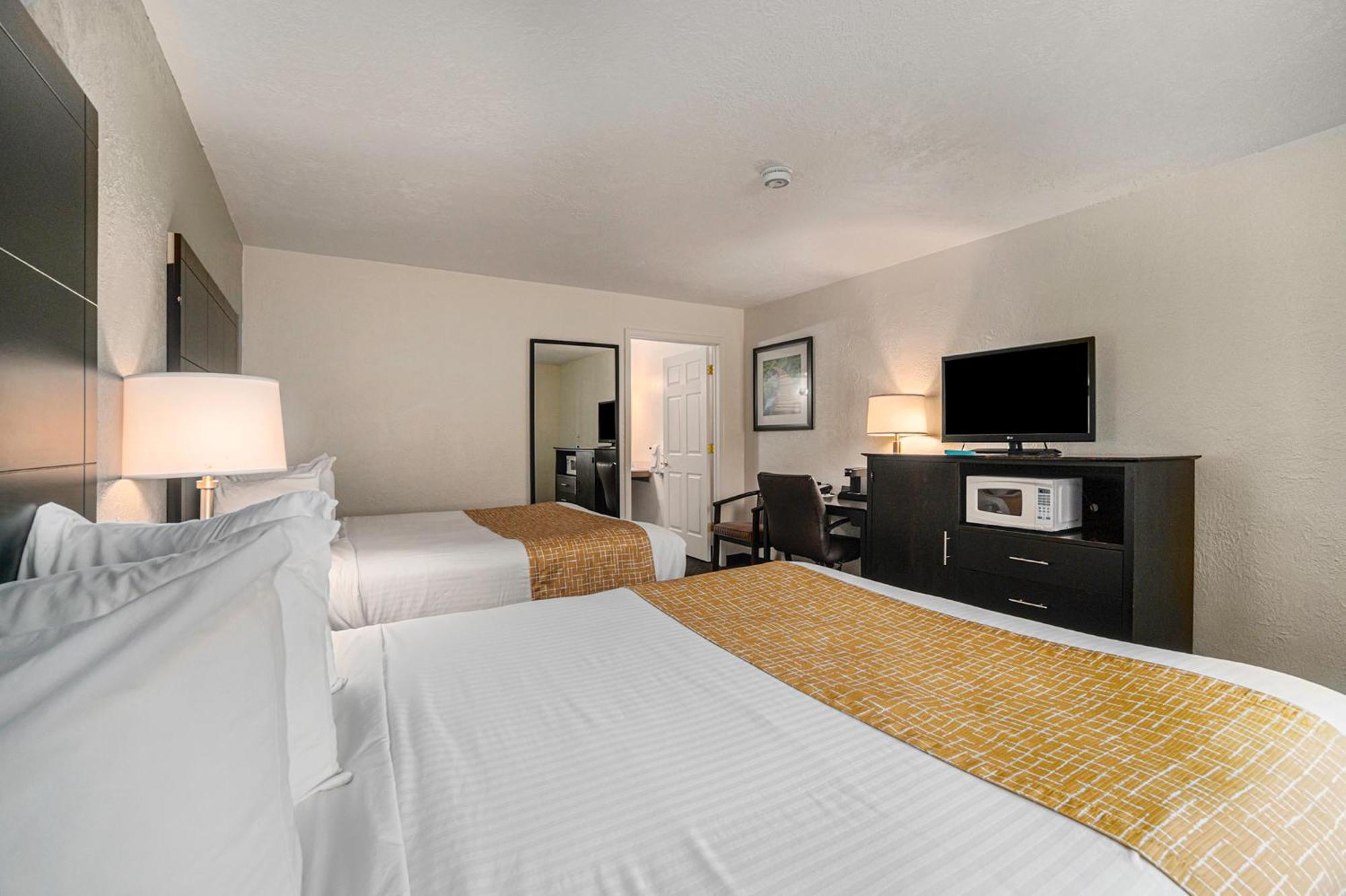 Queen Room with Two Queen Beds - First Floor/Nmobility Accessible/Non-Smoking