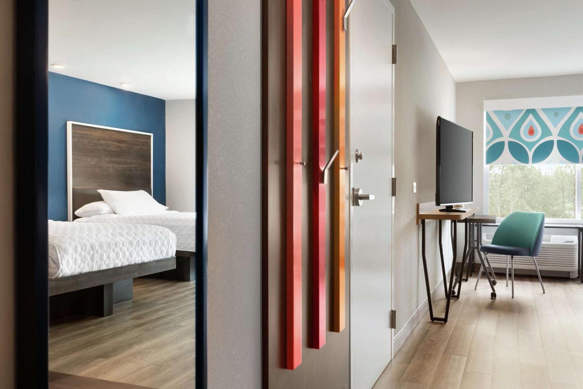 Queen Room with Two Queen Beds,1557374434:JPEG