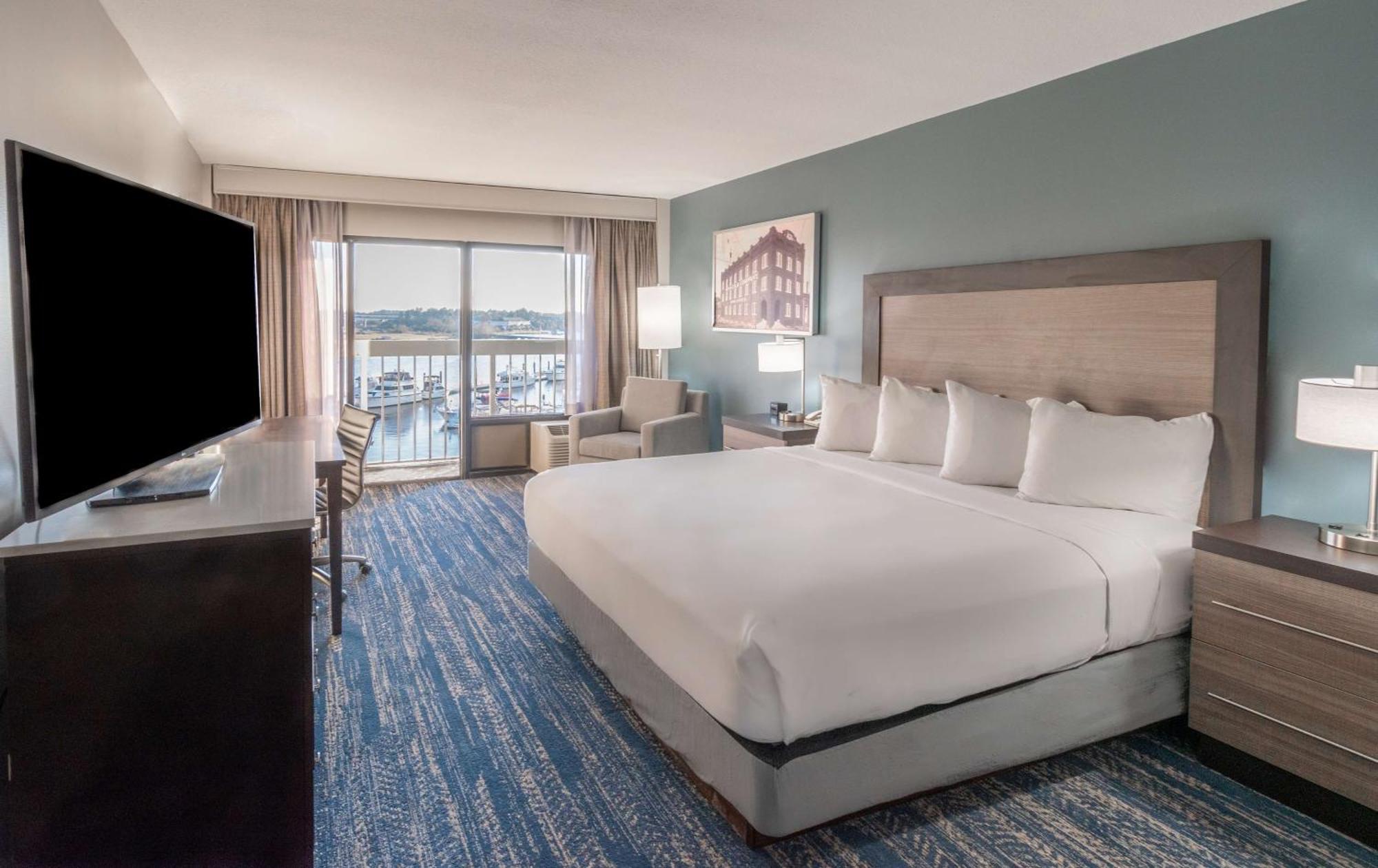 One-Bedroom King Suite with River View