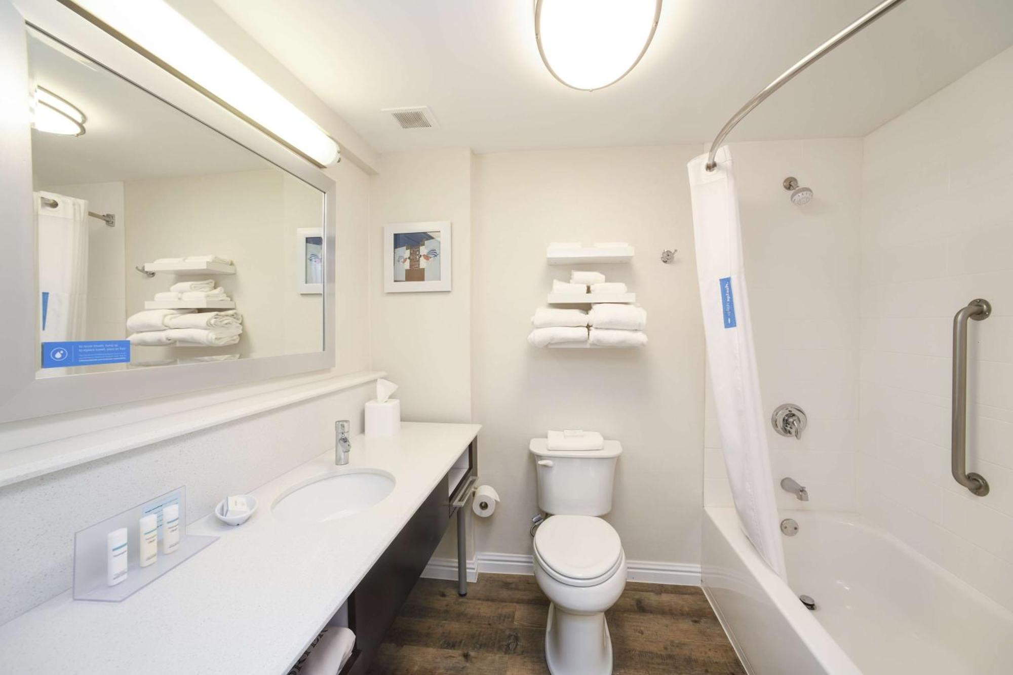 King Room - Non-Smoking,1557913066:JPEG