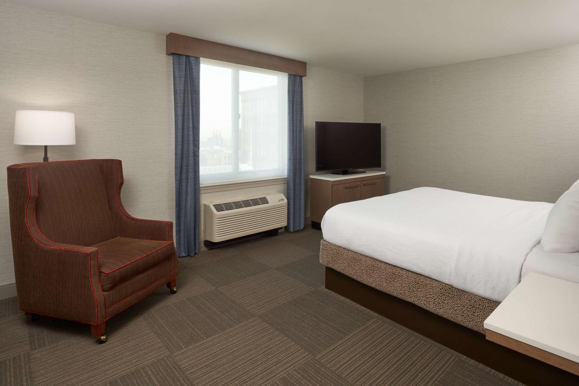 Deluxe King Suite,1583655035:JPEG