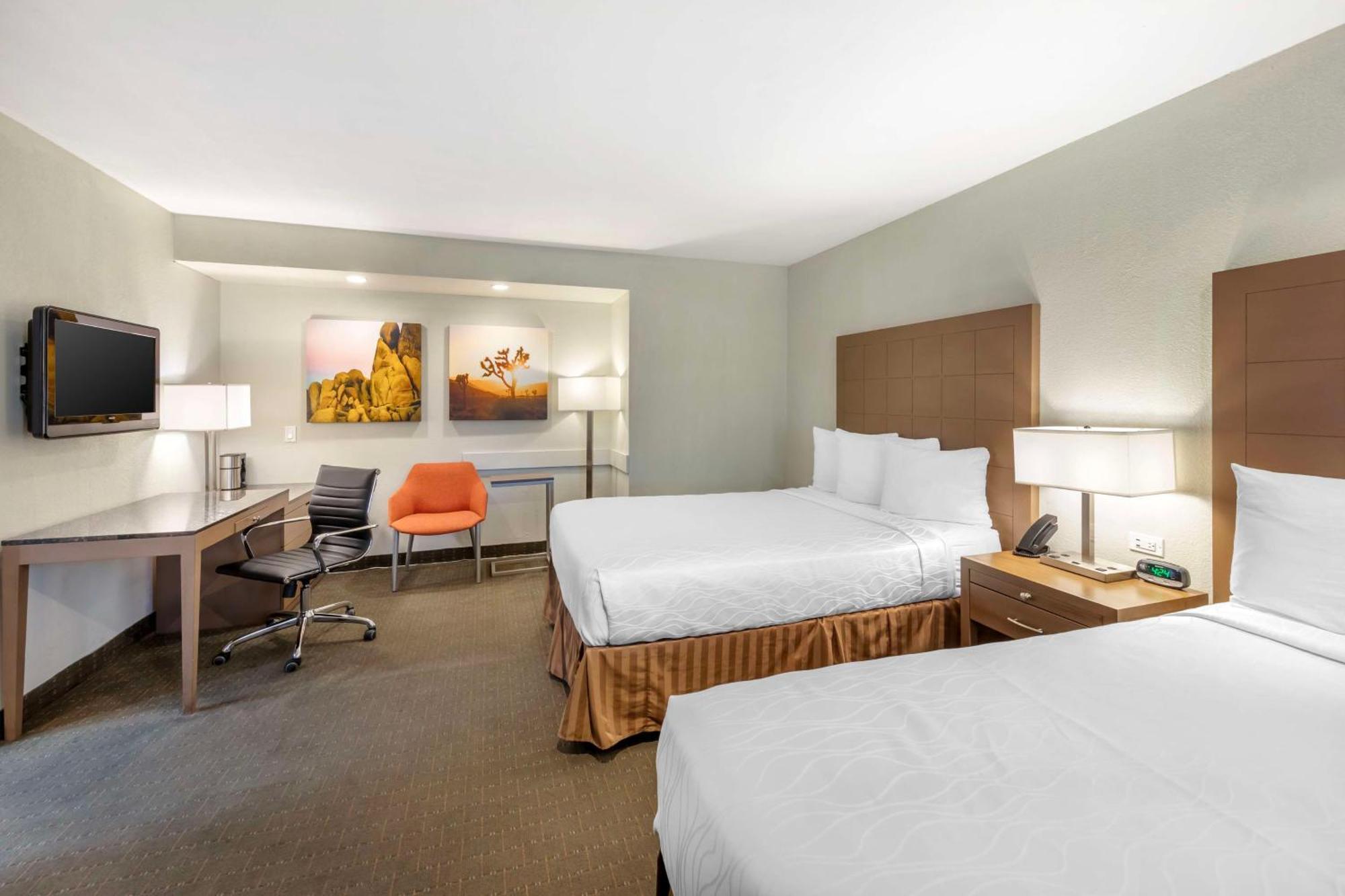 Double Room with Two Double Beds - Non-Smoking