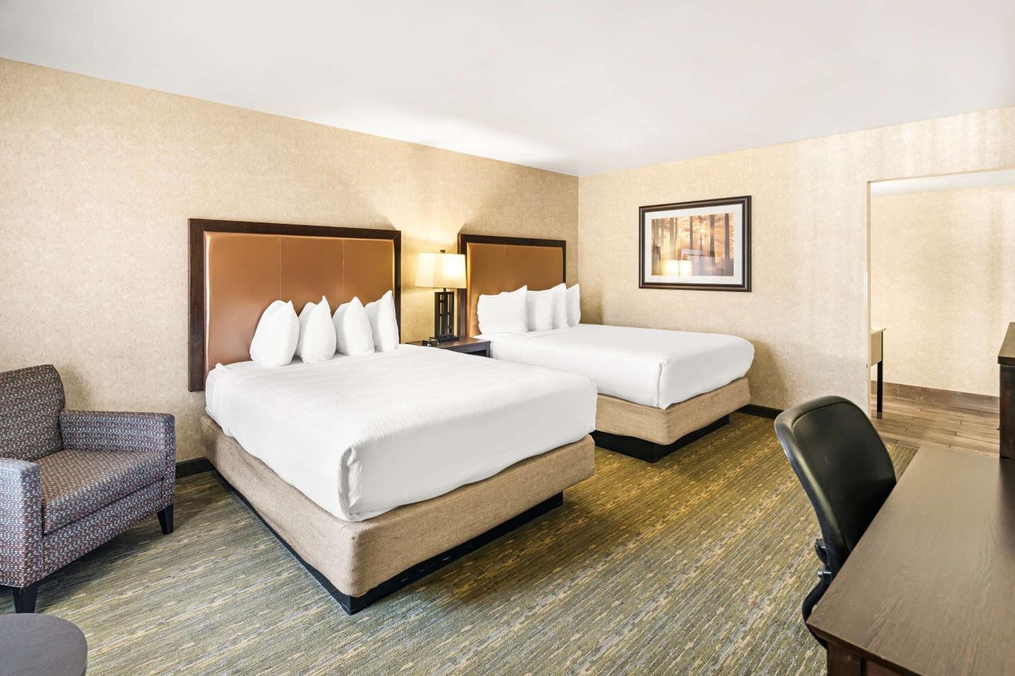 Queen Room with Two Queen Beds - Non-Smoking