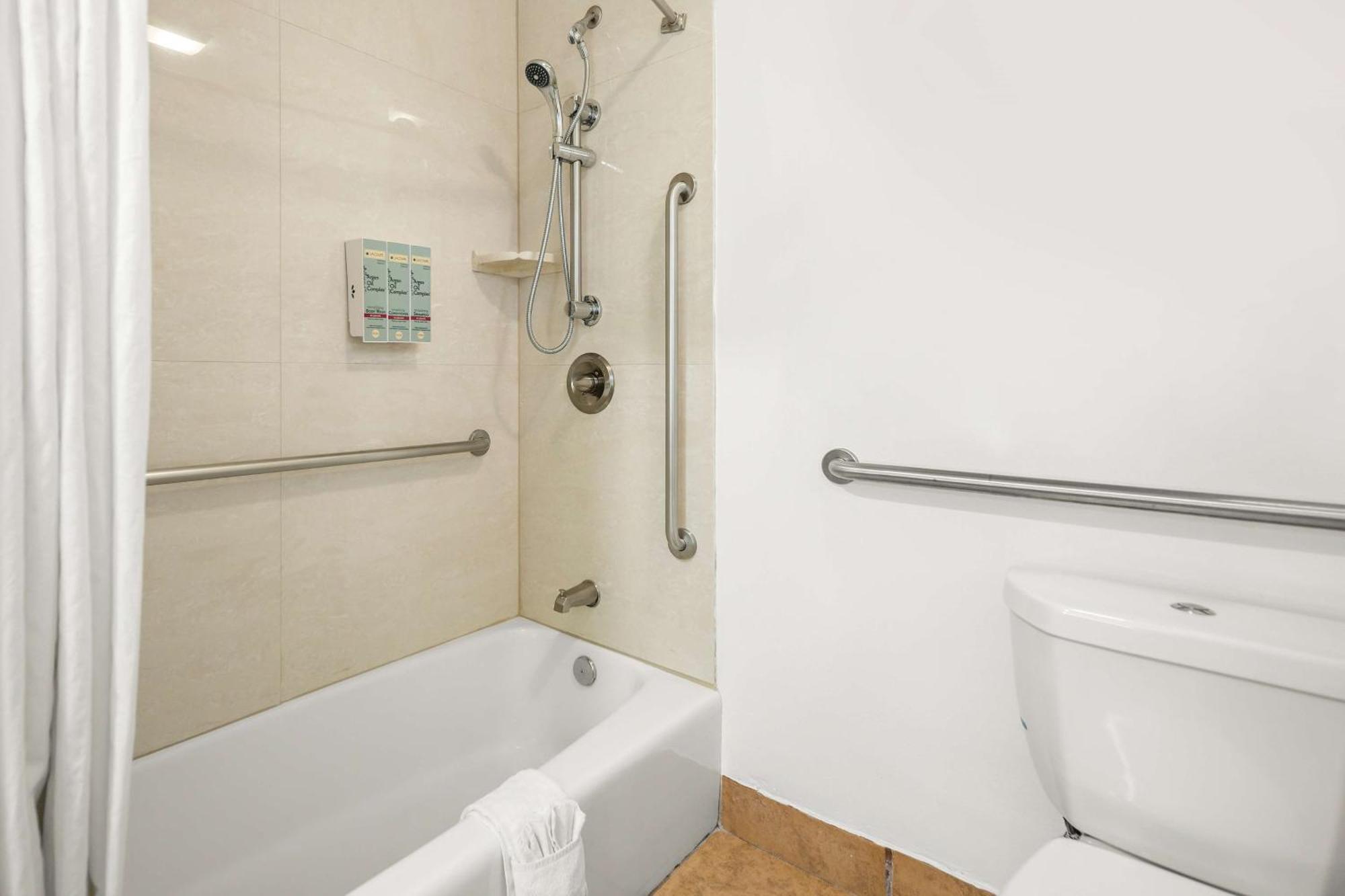 Queen Room with Two Queen Beds - Disability Access