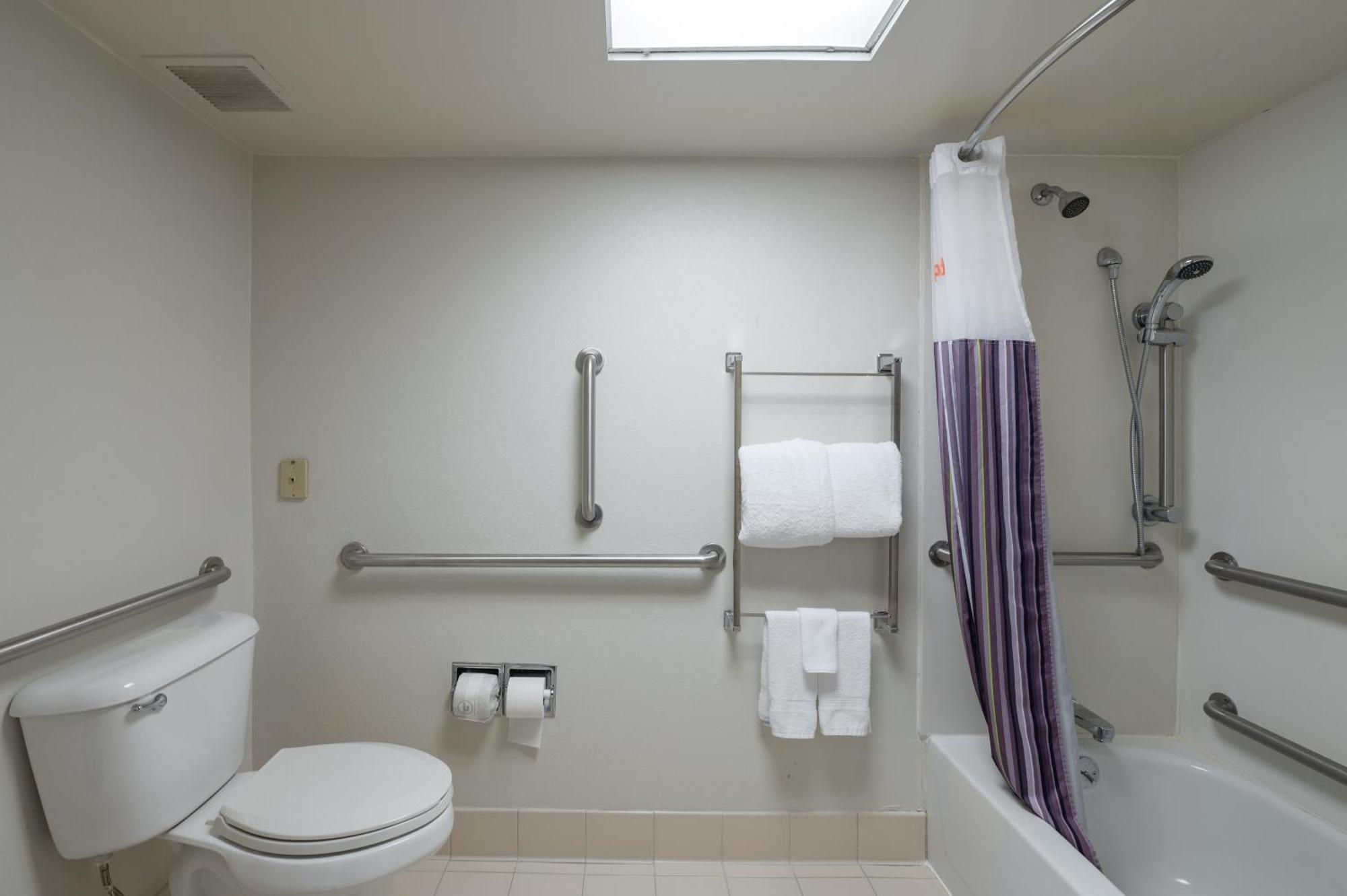 Queen Room - Disability Access,1591240700:JPEG