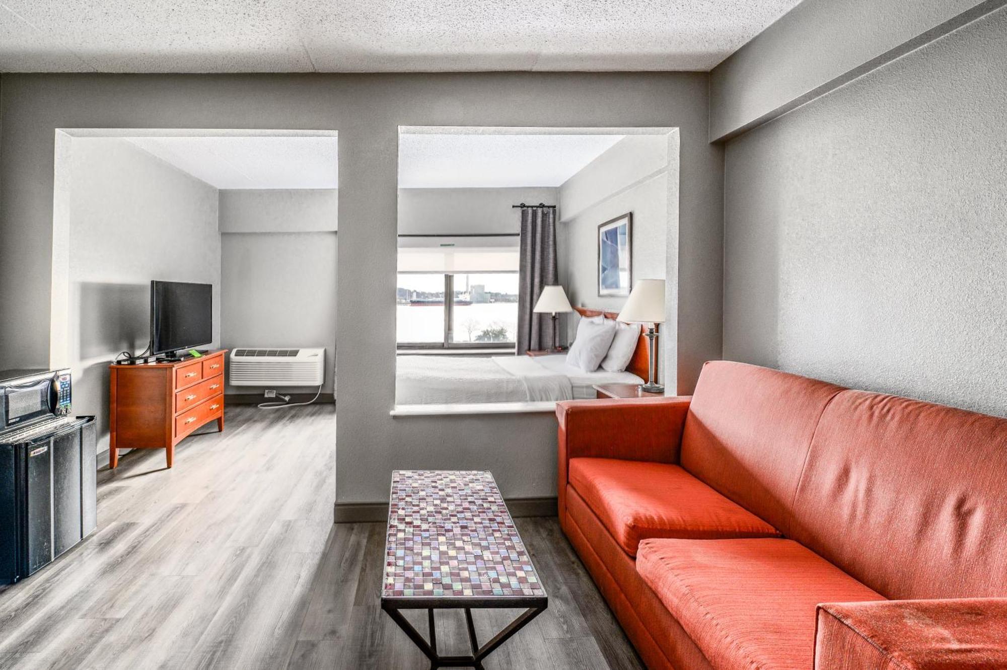 Deluxe Queen Room - Non-Smoking,1599659282:JPEG