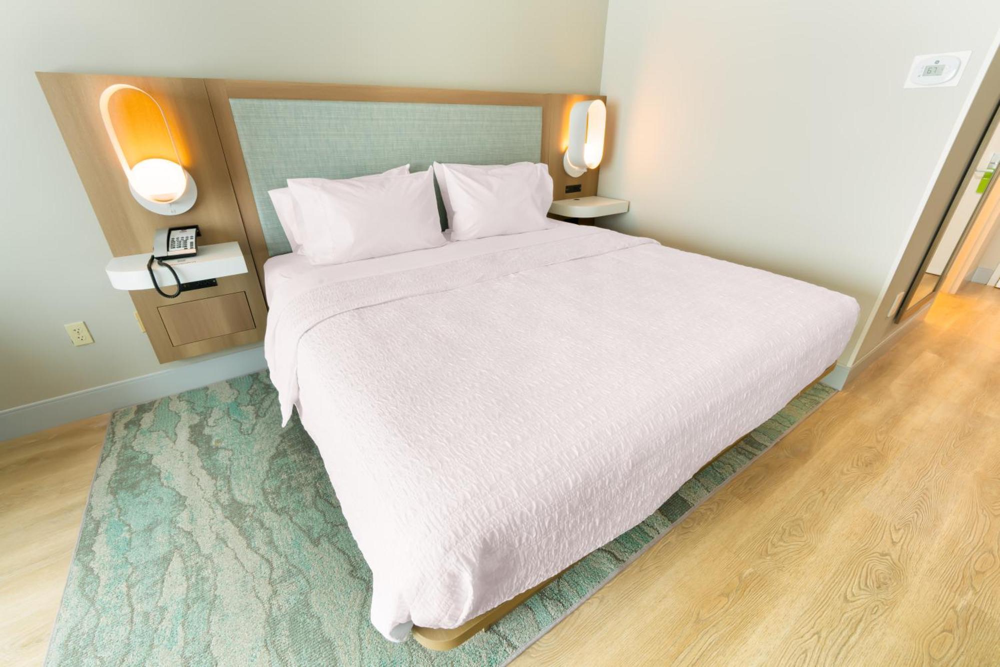 King Room,1595405924:JPEG