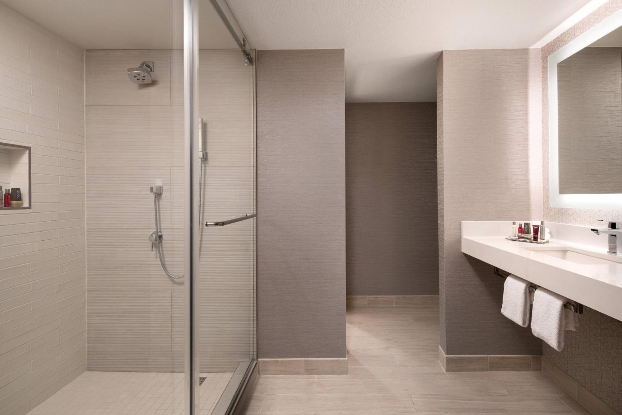 Junior Suite,1706608067:JPEG