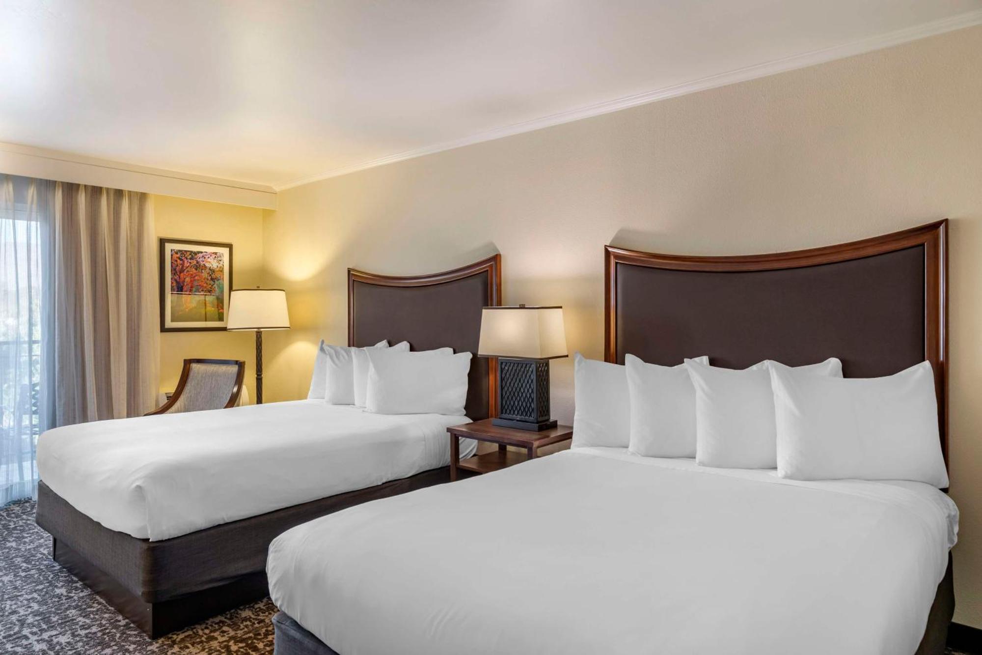 Queen Room Two Queen Beds Pool View,1596871930:JPEG
