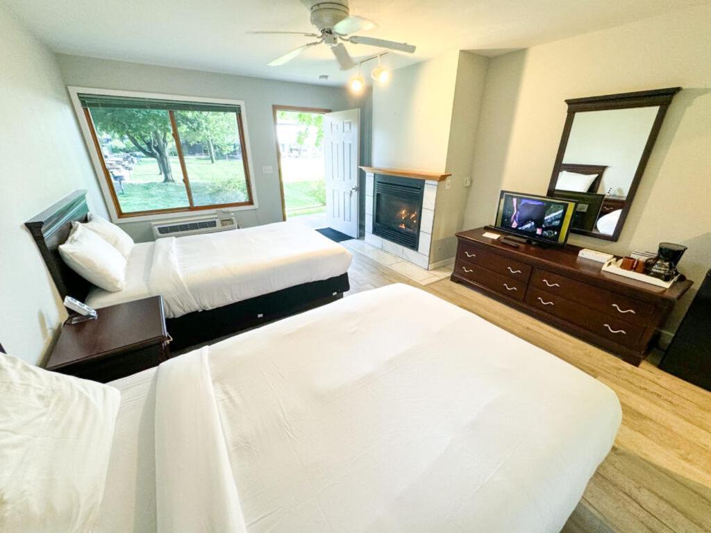 Deluxe Double Room with Two Double Beds