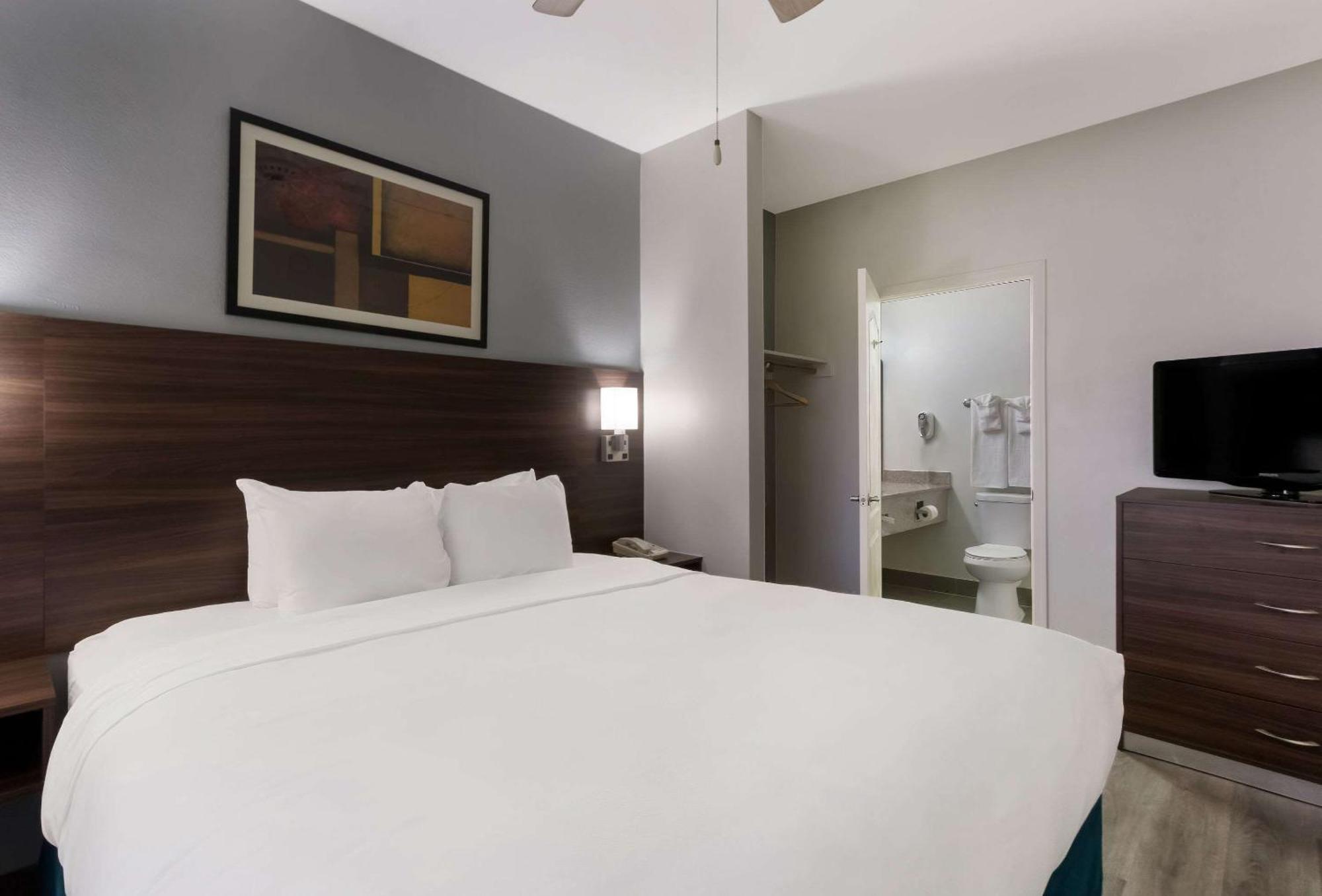 King Suite - Non-Smoking,1601684139:JPEG