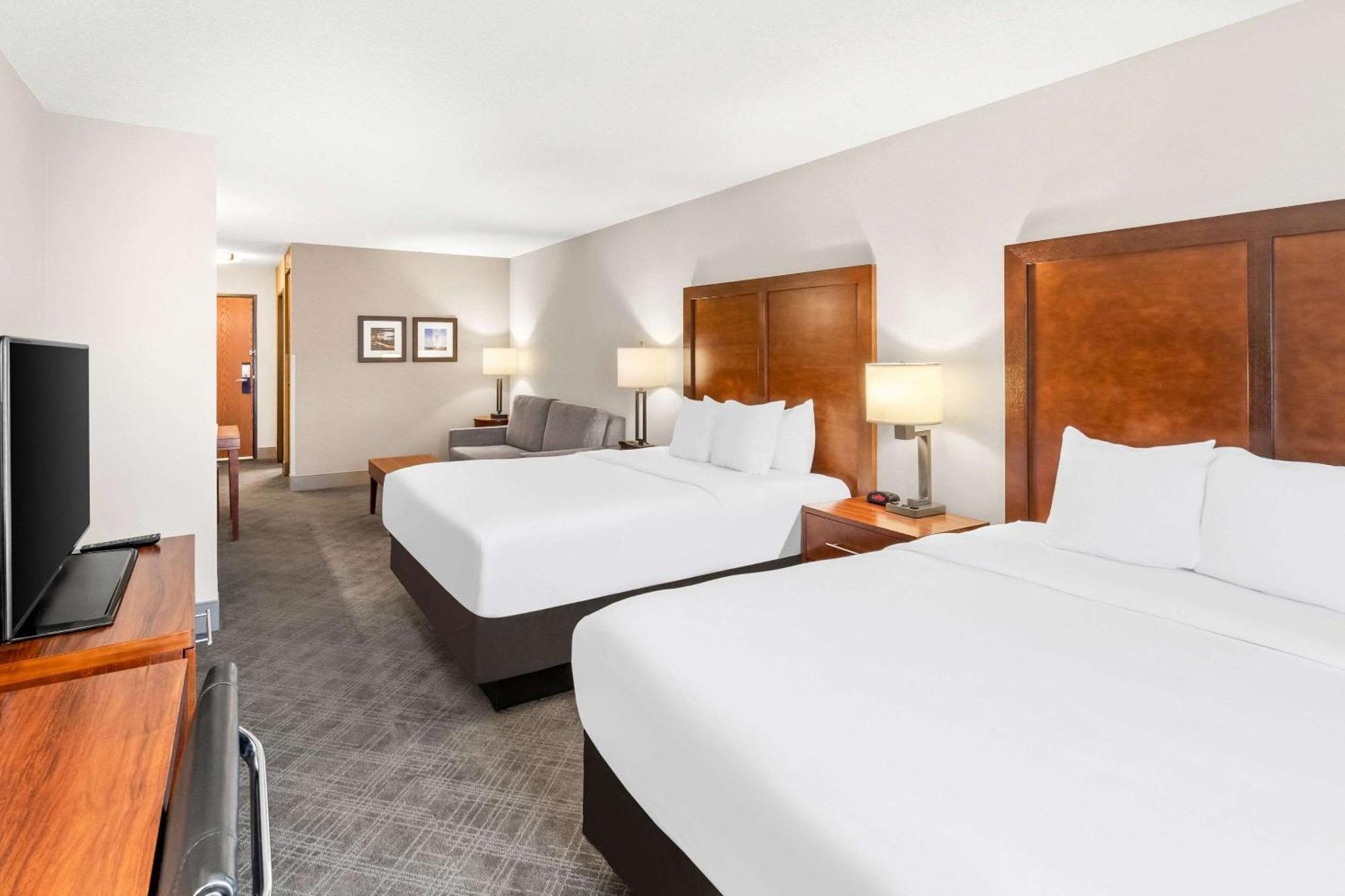 Superior Queen Suite Two Queen Beds Non-Smoking,1706568021:JPEG