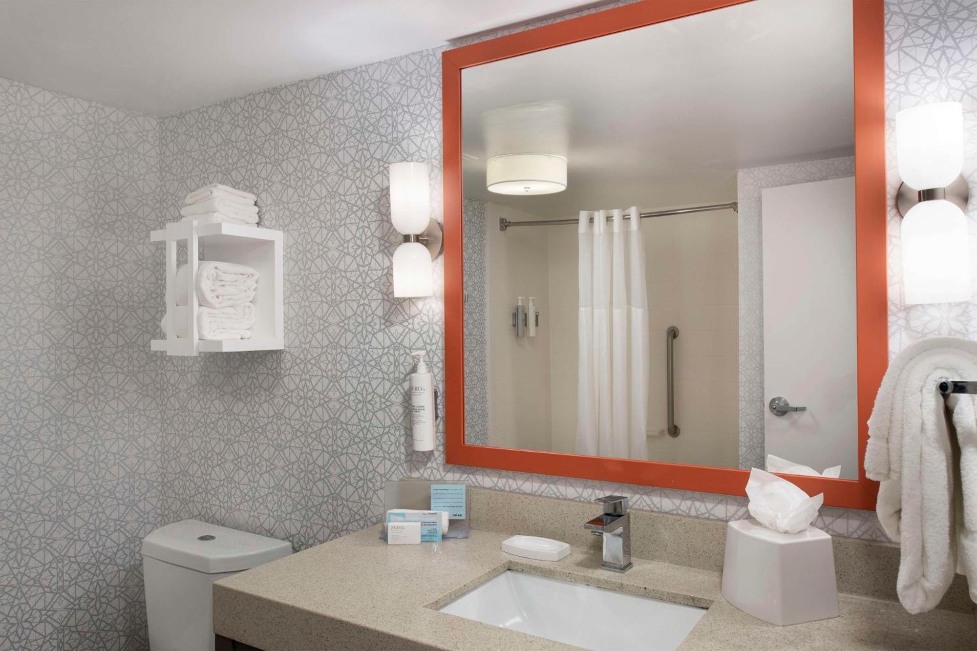 Queen Room with Two Queen Beds - Non-Smoking,1602956901:JPEG