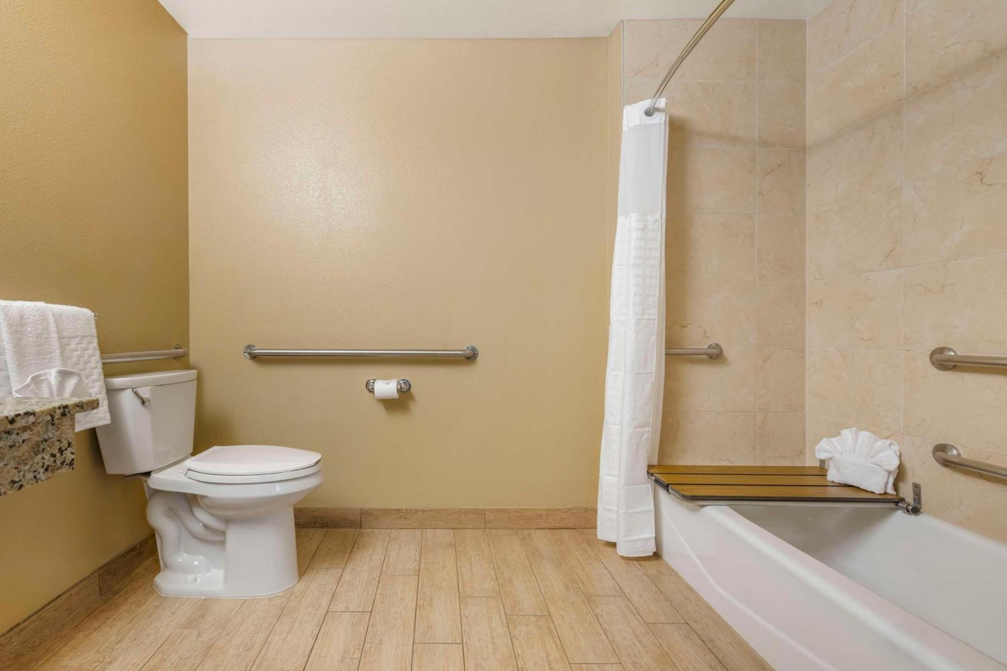 King Room with Sofa Bed - Disability Access/Non-Smoking