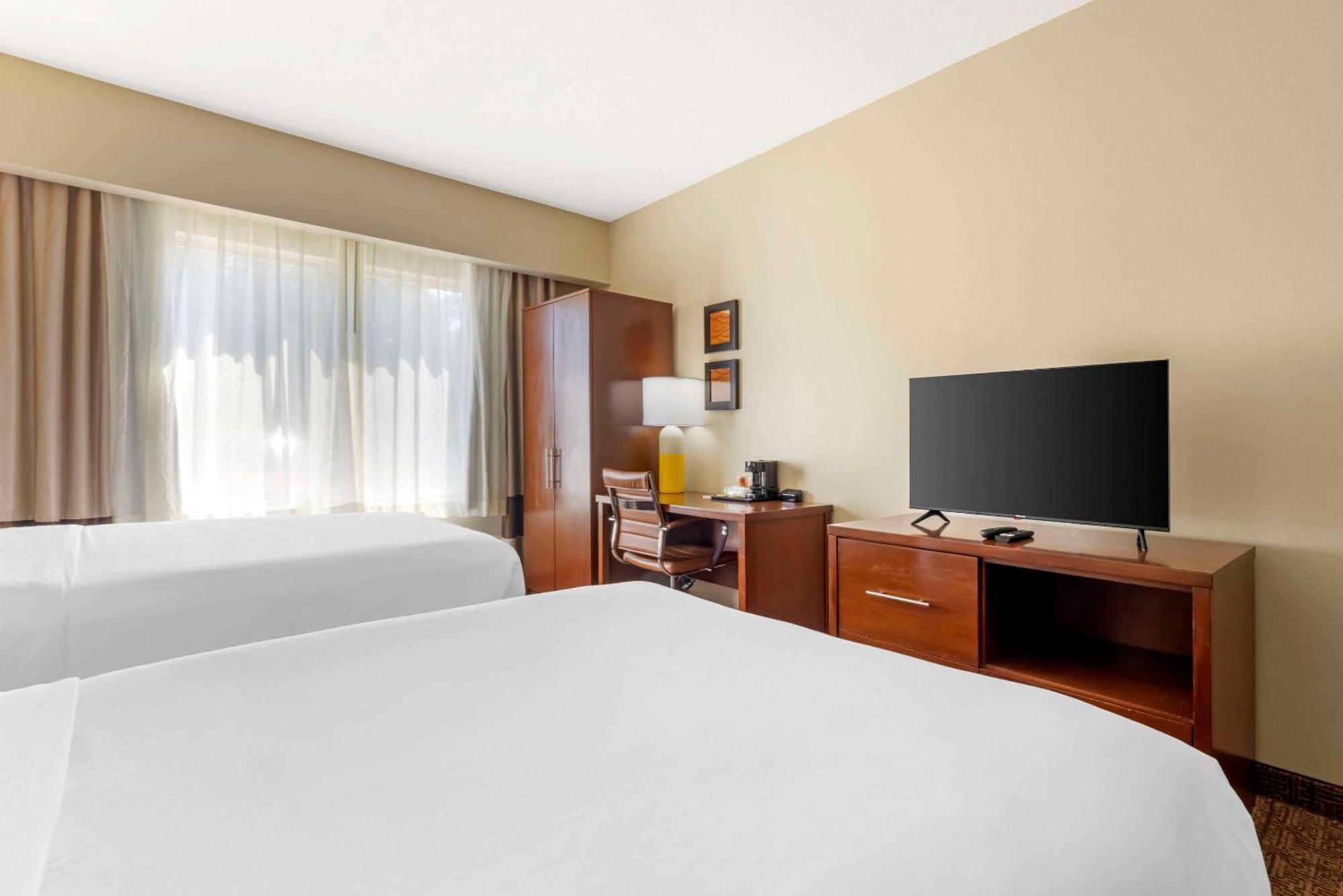 Superior Queen Suite with Two Queen Beds - Non-Smoking,1606552263:JPEG