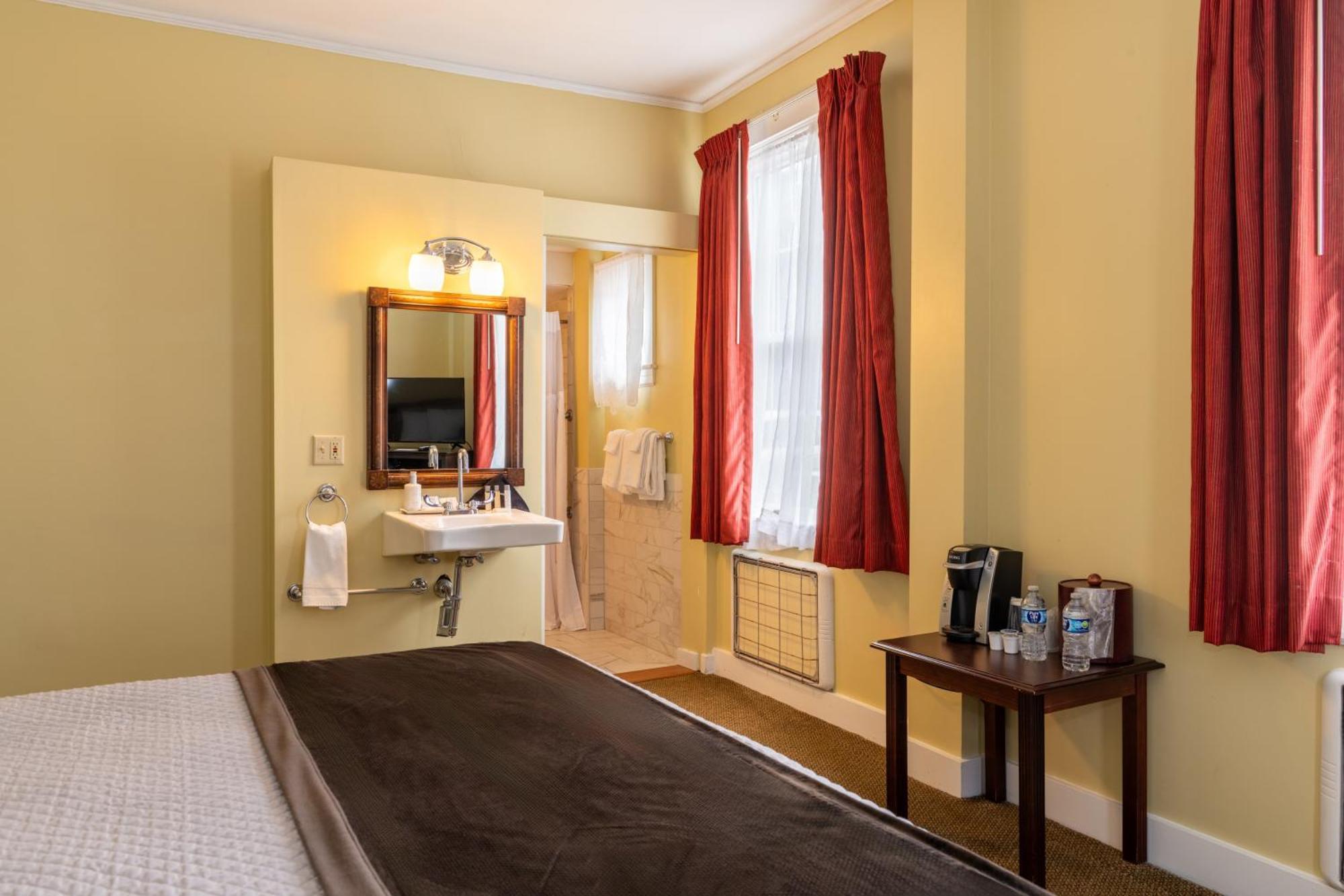 Standard Room,1611103182:JPEG