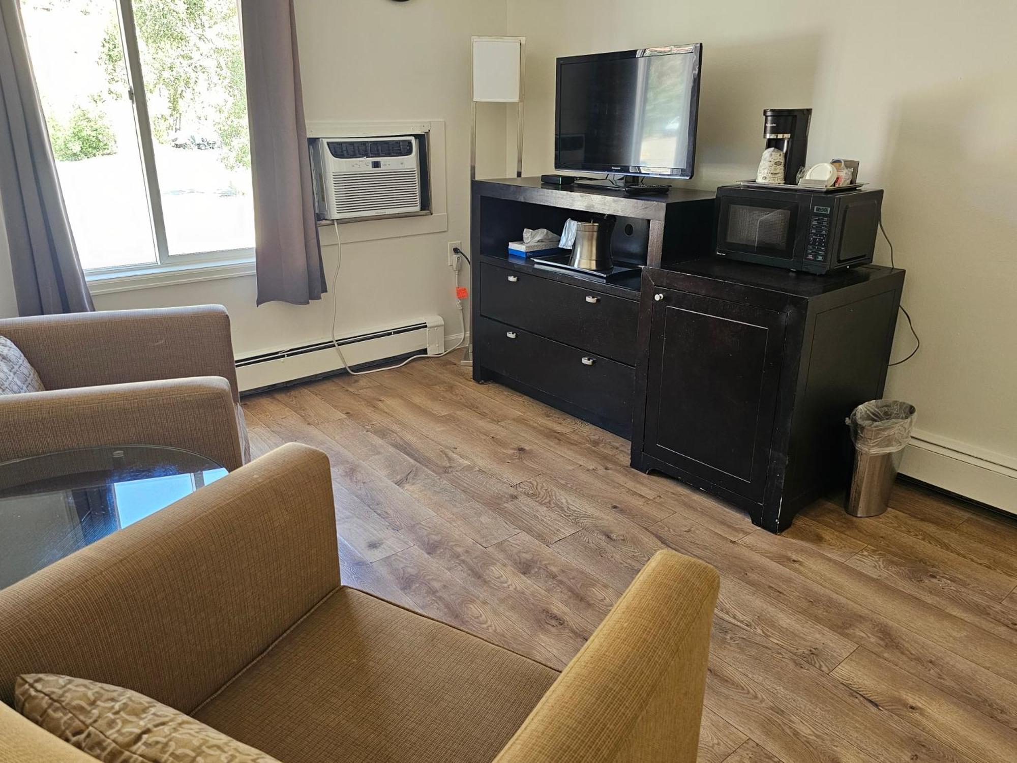 Double Room,1612988152:JPEG