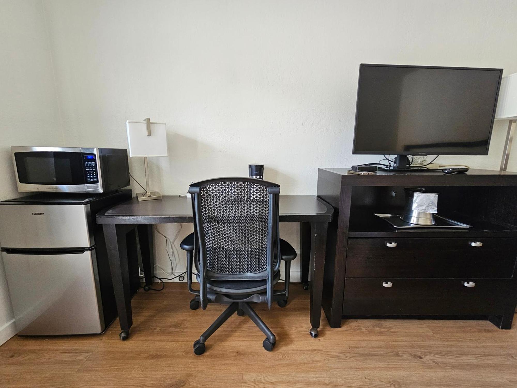 Queen Room,1612988170:JPEG